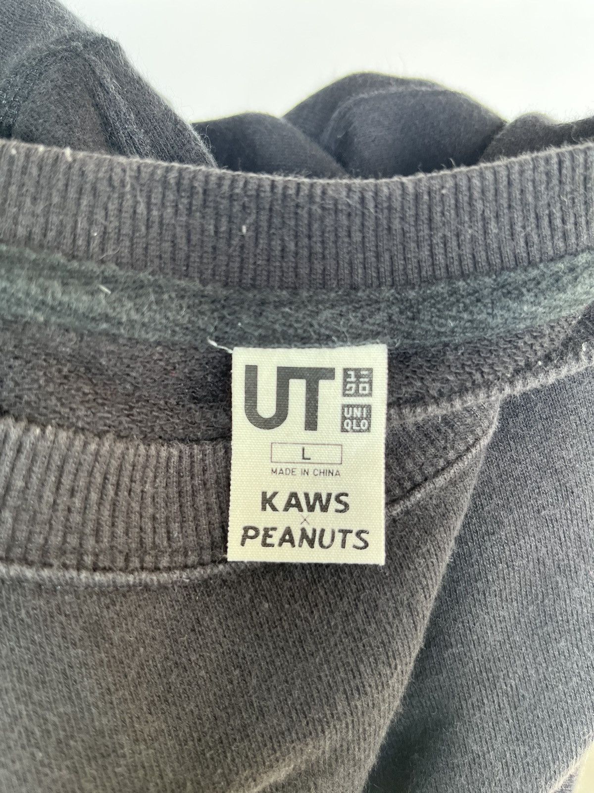 Kaws × Peanuts × Uniqlo Uniqlo x Kaws x Peanuts Sweatshirt Size US L / EU 52-54 / 3 - 5 Thumbnail