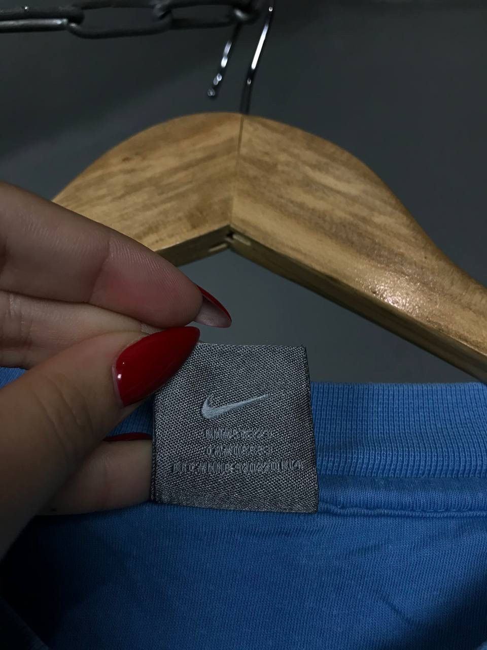 Nike Nike swoosh streetwear vintage center logo sweatshirt Size US S / EU 44-46 / 1 - 4 Thumbnail
