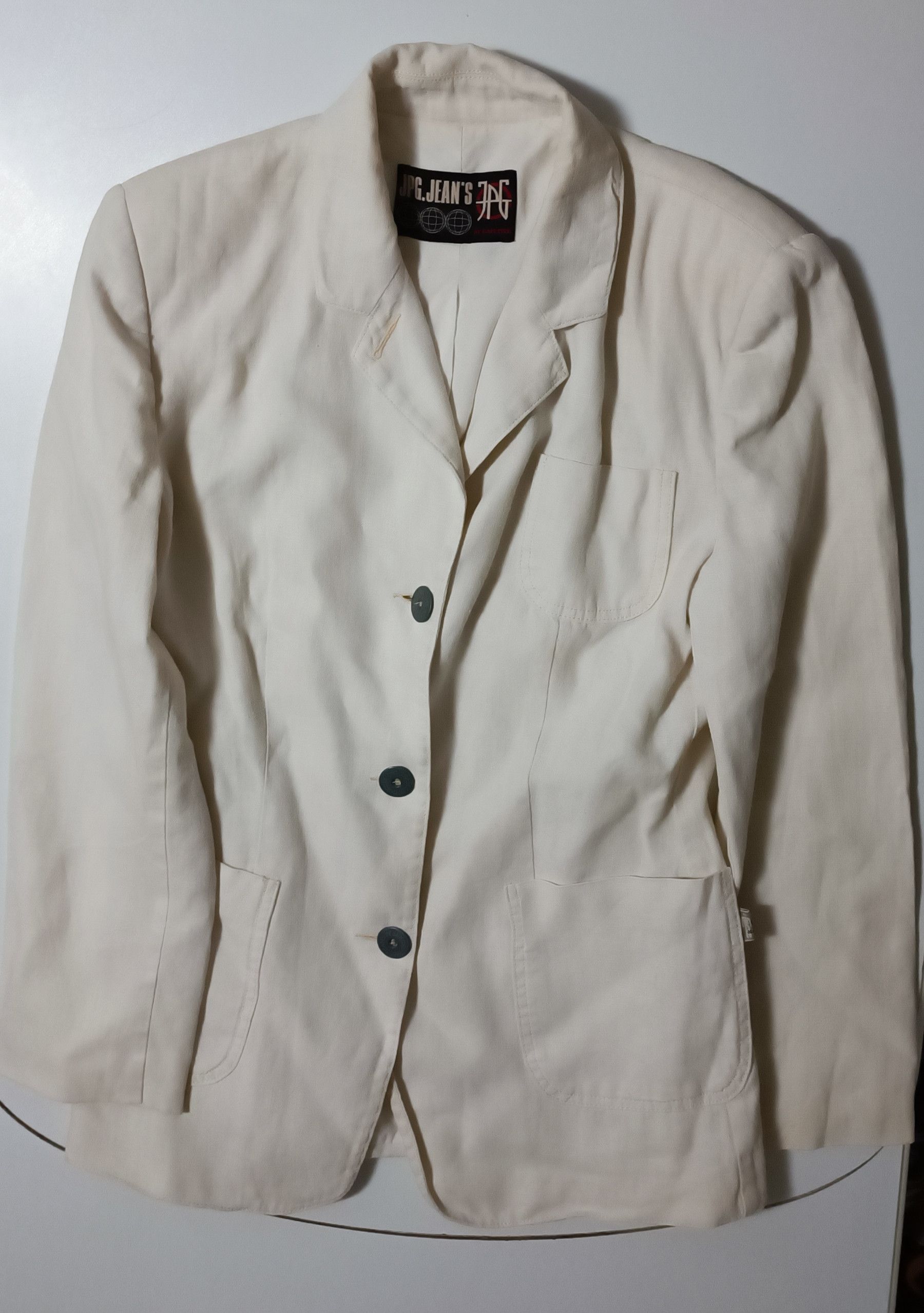 Ecru linen jacket with shoulder pads. 90's