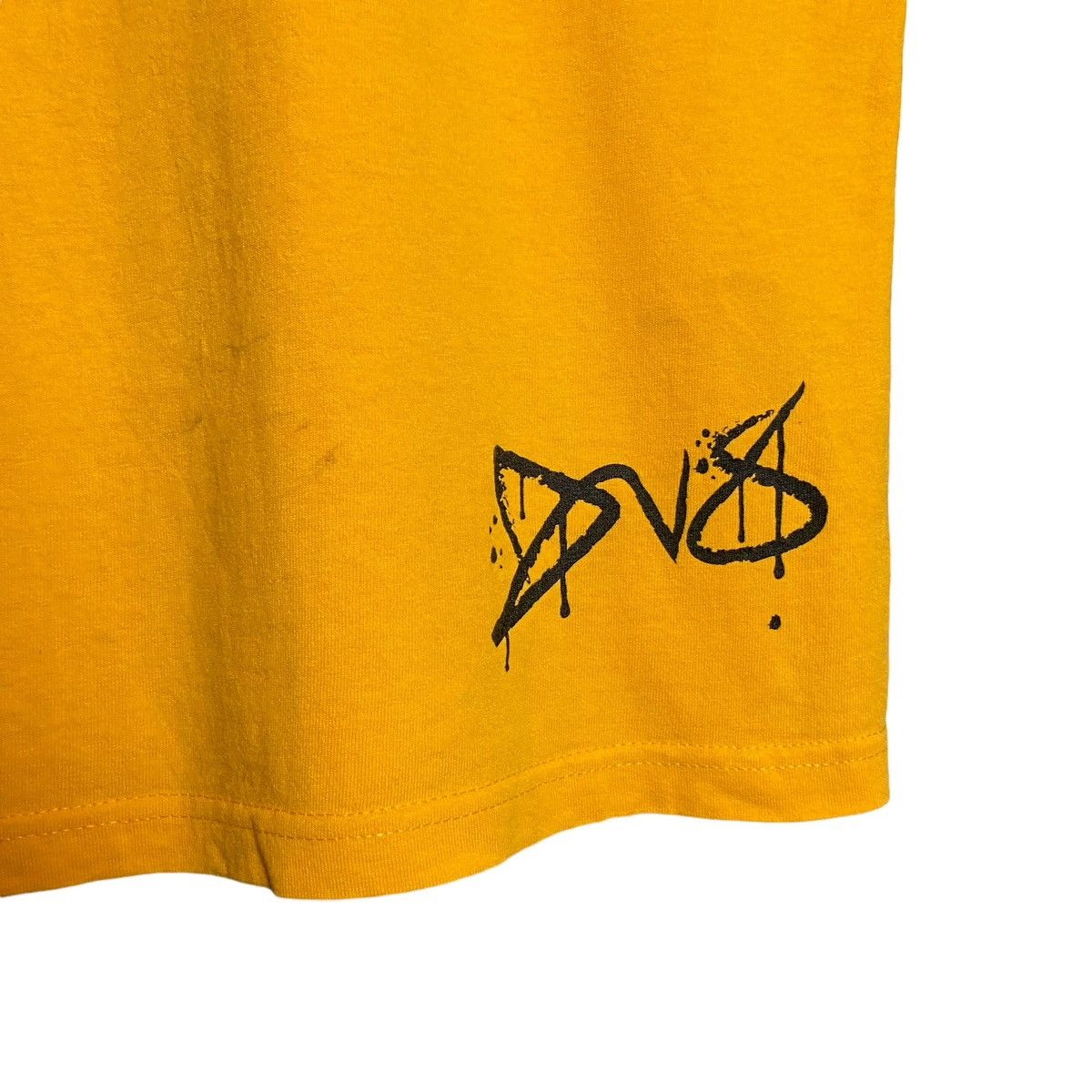 Vintage Vintage 90s DV8 Skateboard Tee Size US L / EU 52-54 / 3 - 4 Thumbnail