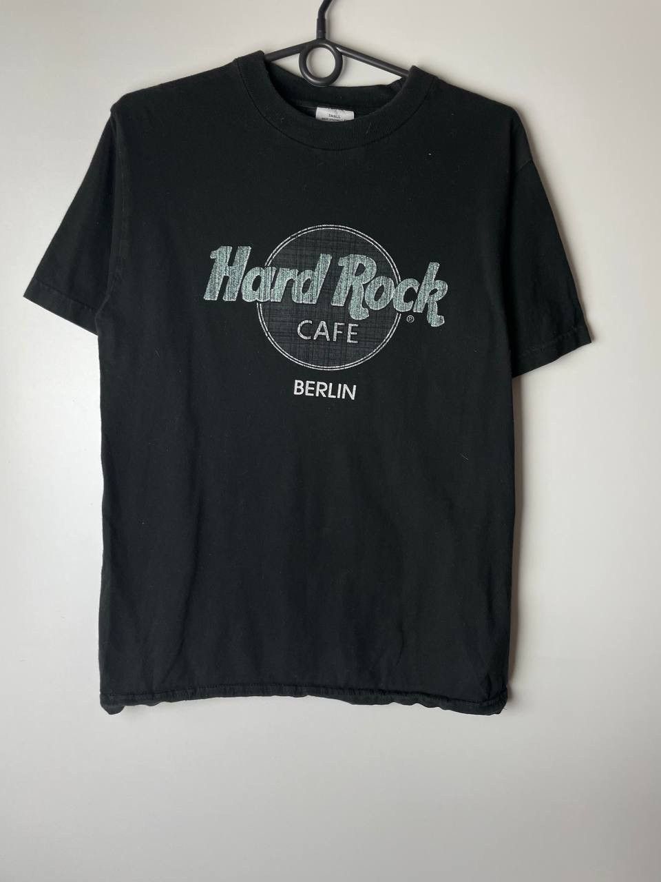 Hard Rock Cafe Hard Rock Berlin 90s vintage t-shirts size S Size US S / EU 44-46 / 1 - 1 Thumbnail
