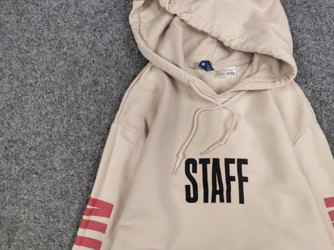 Justin Bieber Purpose World Tour Justin Bieber Staff Logo Beige Hoodie Size US M / EU 48-50 / 2 - 11 Thumbnail