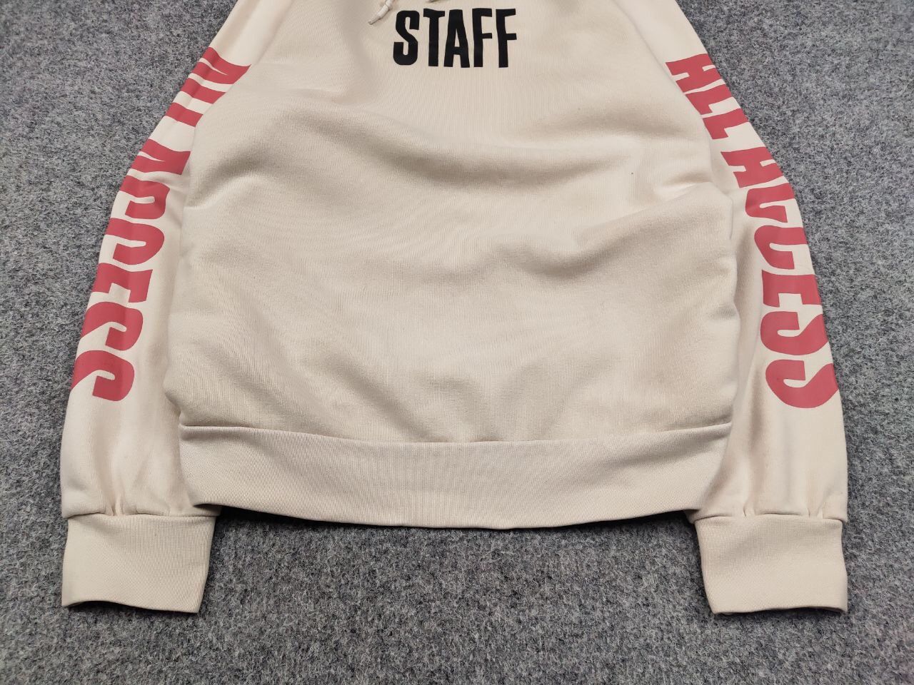 Justin Bieber Purpose World Tour Justin Bieber Staff Logo Beige Hoodie Size US M / EU 48-50 / 2 - 9 Thumbnail