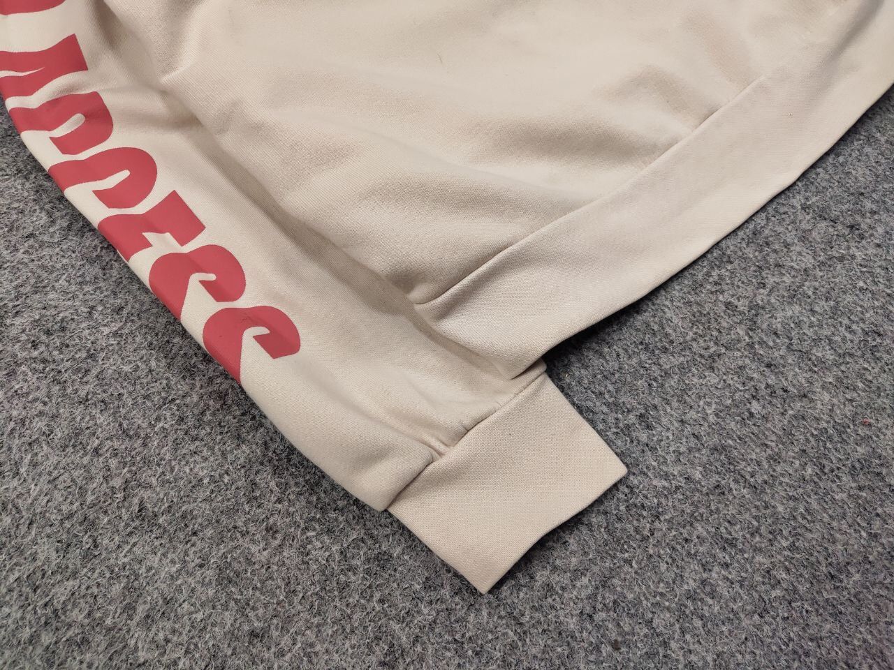 Justin Bieber Purpose World Tour Justin Bieber Staff Logo Beige Hoodie Size US M / EU 48-50 / 2 - 6 Thumbnail