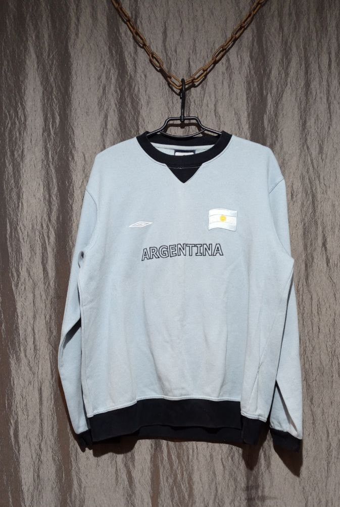 Vintage Vintage Umbro Y2K Argentina #6 football sweatshirt 1999/00 ...