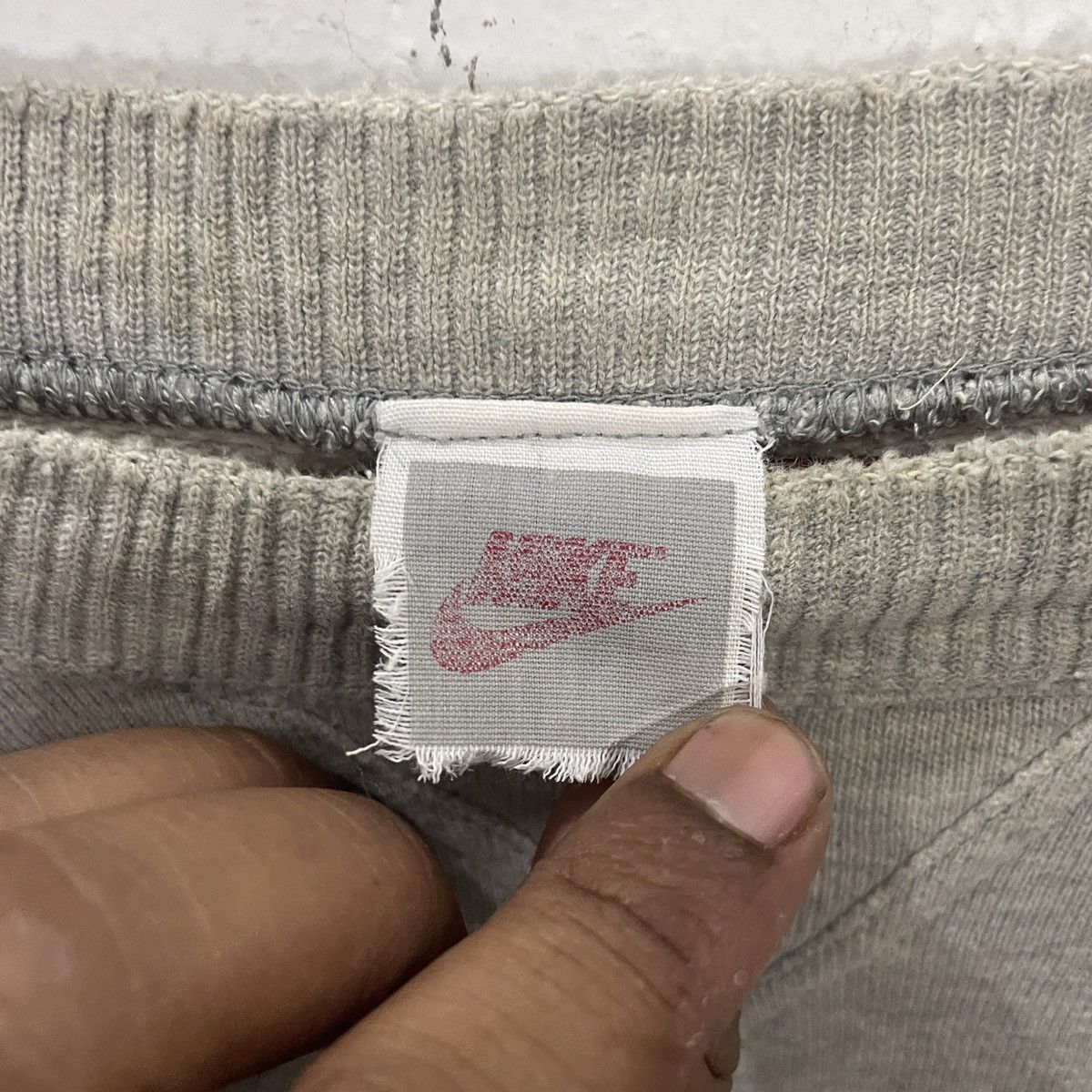 Nike Vintage 90s Nike Big Logo Distressed Sweatshirt Size US XL / EU 56 / 4 - 6 Thumbnail