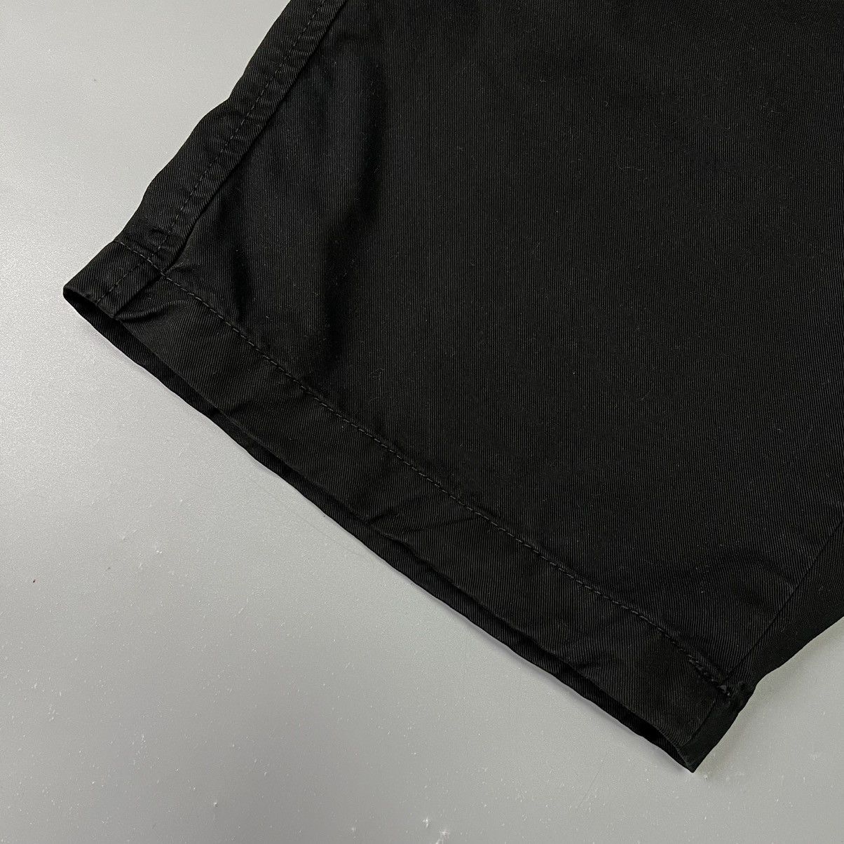 Carhartt × Carhartt Wip × Vintage Carhartt Presenter Bermuda y2k black shorts Size US 33 - 7 Thumbnail