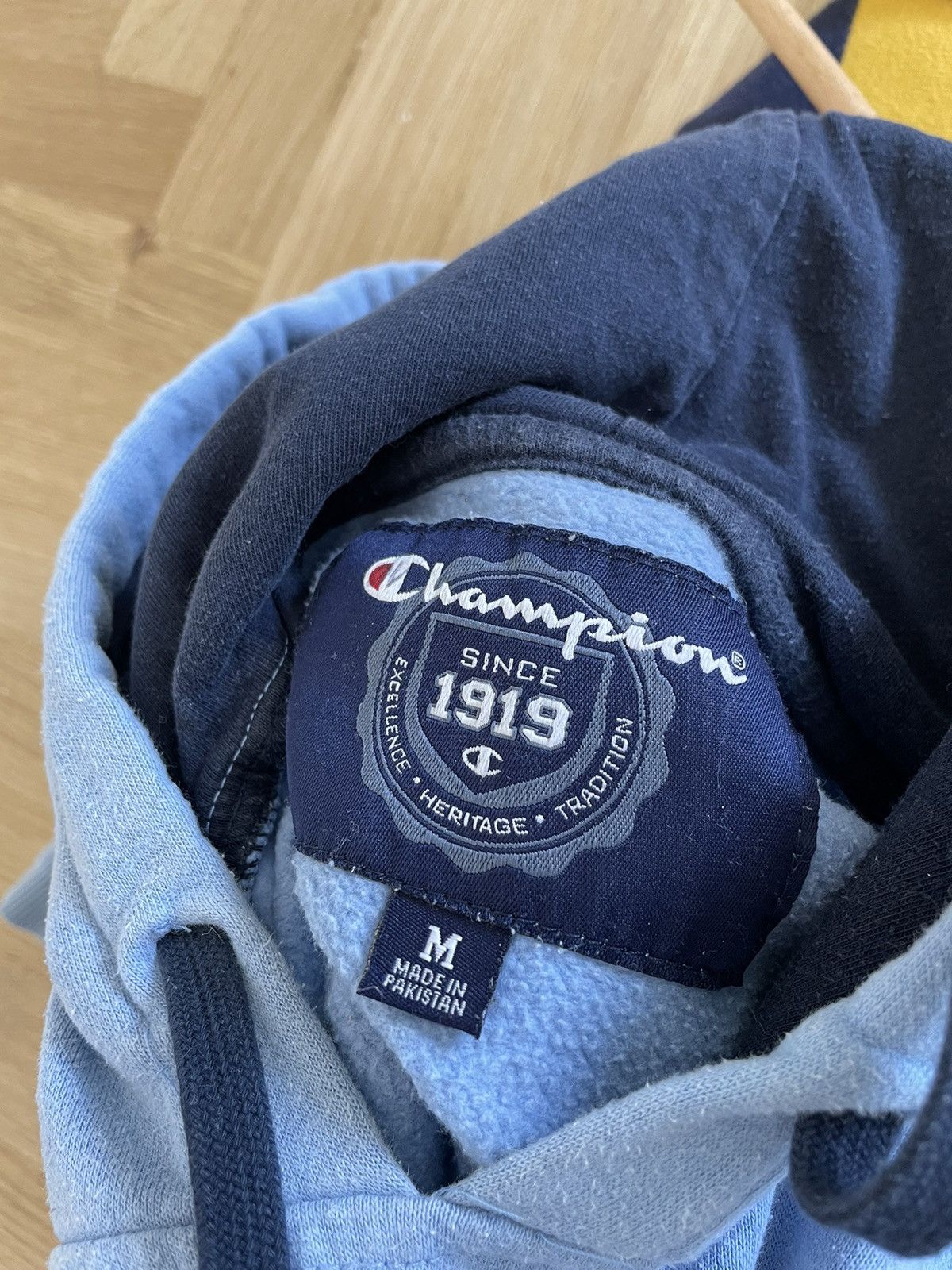 Champion Vintage Champion North Carolina UNC Tar Heels Hoodie Size US M / EU 48-50 / 2 - 6 Thumbnail