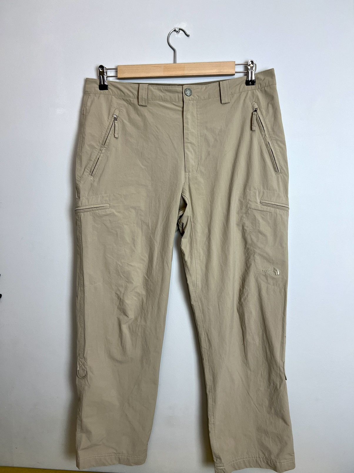The North Face Rare Vintage Beige North Face Logo Pants Mountains Size US 34 / EU 50 - 1 Thumbnail