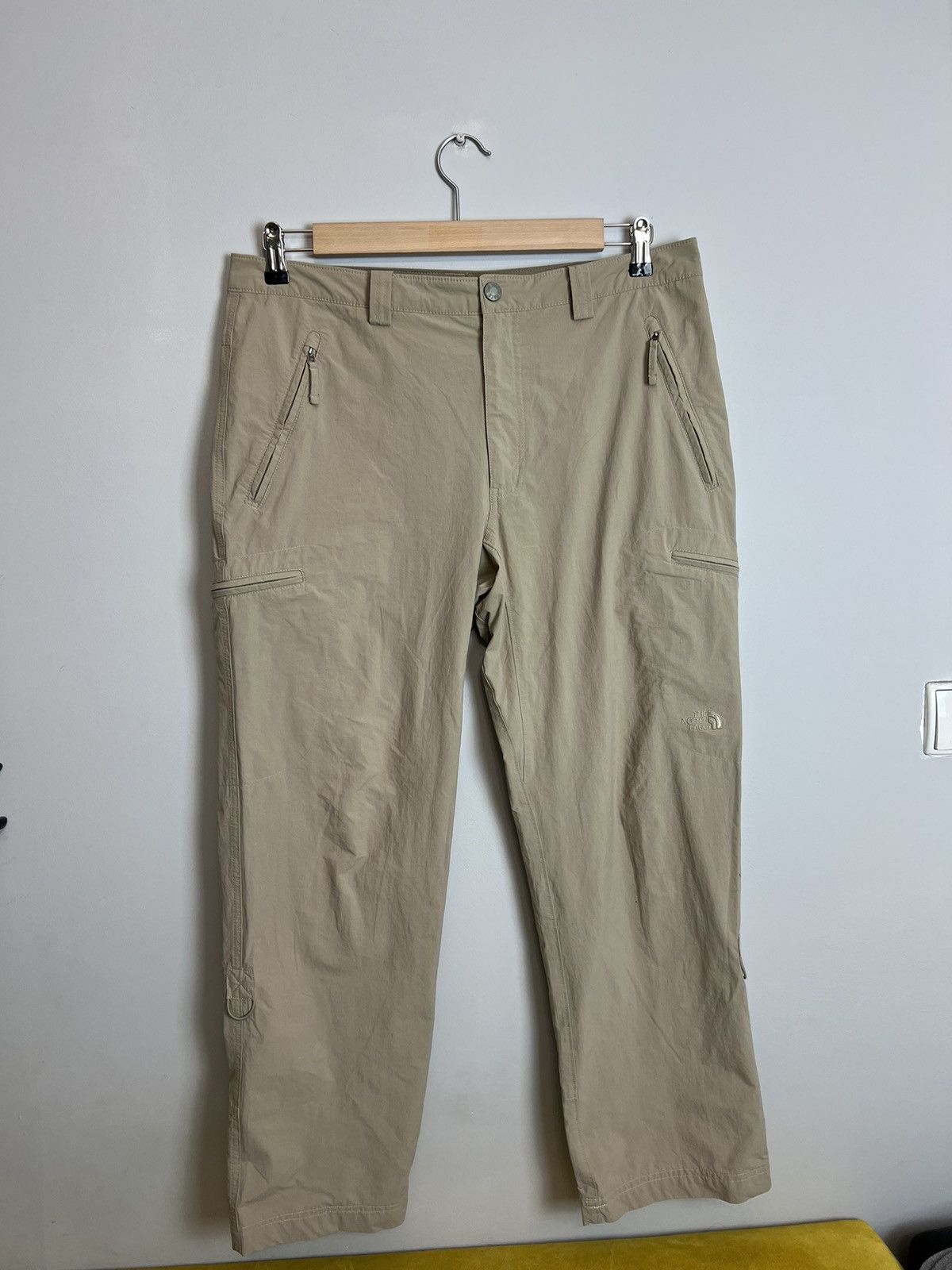 The North Face Rare Vintage Beige North Face Logo Pants Mountains Size US 34 / EU 50 - 2 Thumbnail