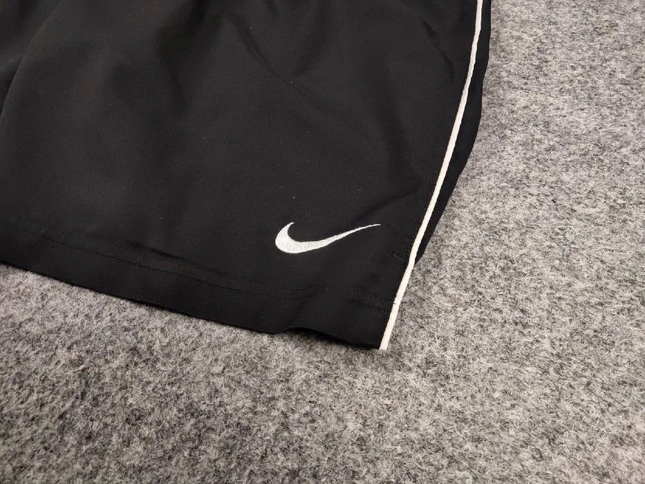 Nike Vintage Nike Shorts Black Logo swoosh casual Y2K Streetwear Size US 34 / EU 50 - 3 Thumbnail