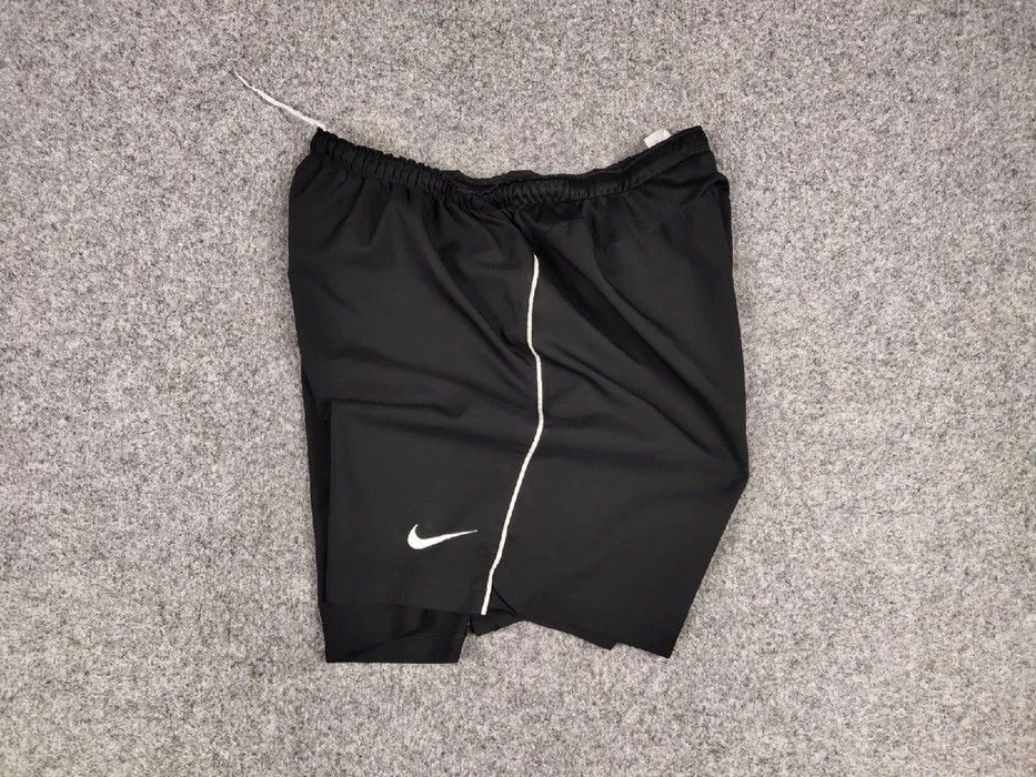 Nike Vintage Nike Shorts Black Logo swoosh casual Y2K Streetwear Size US 34 / EU 50 - 6 Thumbnail