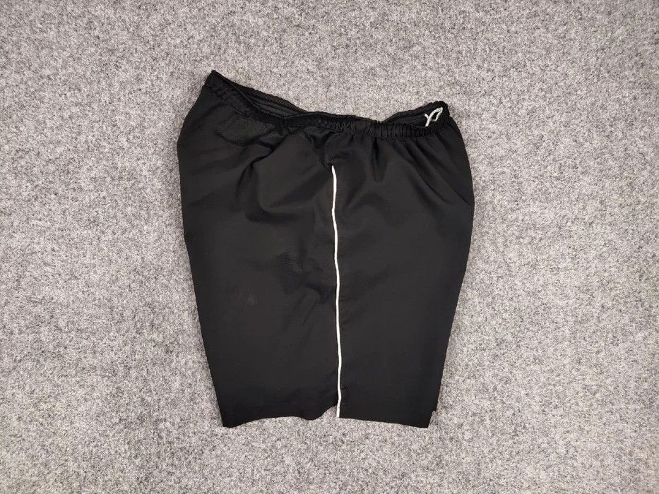 Nike Vintage Nike Shorts Black Logo swoosh casual Y2K Streetwear Size US 34 / EU 50 - 5 Thumbnail
