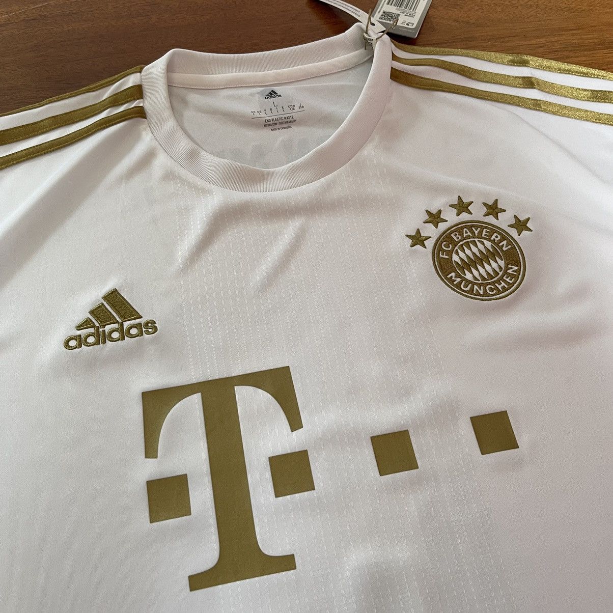 Adidas NWT BAYERN MUNICH ADIDAS 2022/2023 AWAY JERSEY #19 DAVIES Size US L / EU 52-54 / 3 - 4 Thumbnail