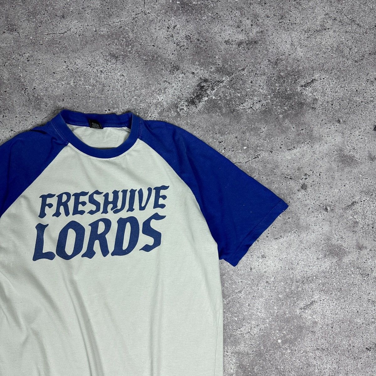Vintage Vintage 90s Freshjive skateboarding Lords of Los Angeles tee Size US L / EU 52-54 / 3 - 2 Thumbnail