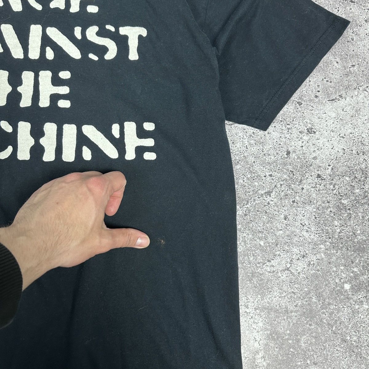 Rage Against The Machine Vintage 00s Rage Against The Machine Fist big logo tee Hand Size US XL / EU 56 / 4 - 8 Thumbnail