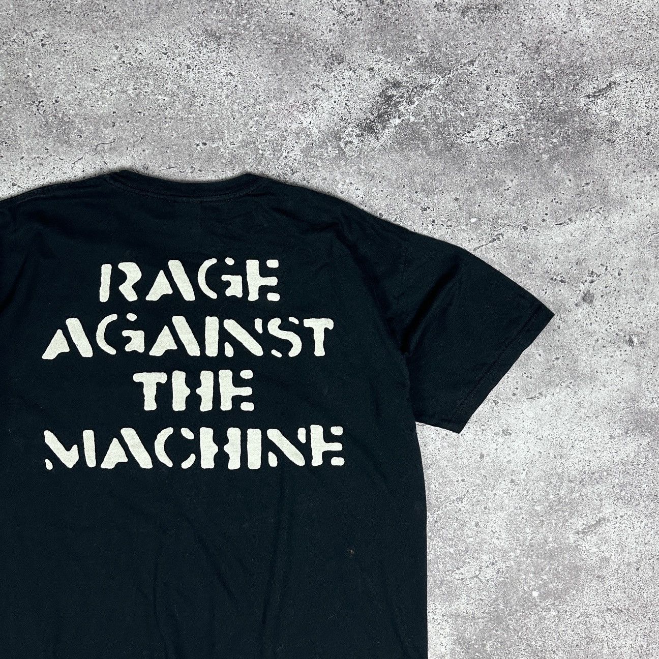 Rage Against The Machine Vintage 00s Rage Against The Machine Fist big logo tee Hand Size US XL / EU 56 / 4 - 4 Thumbnail
