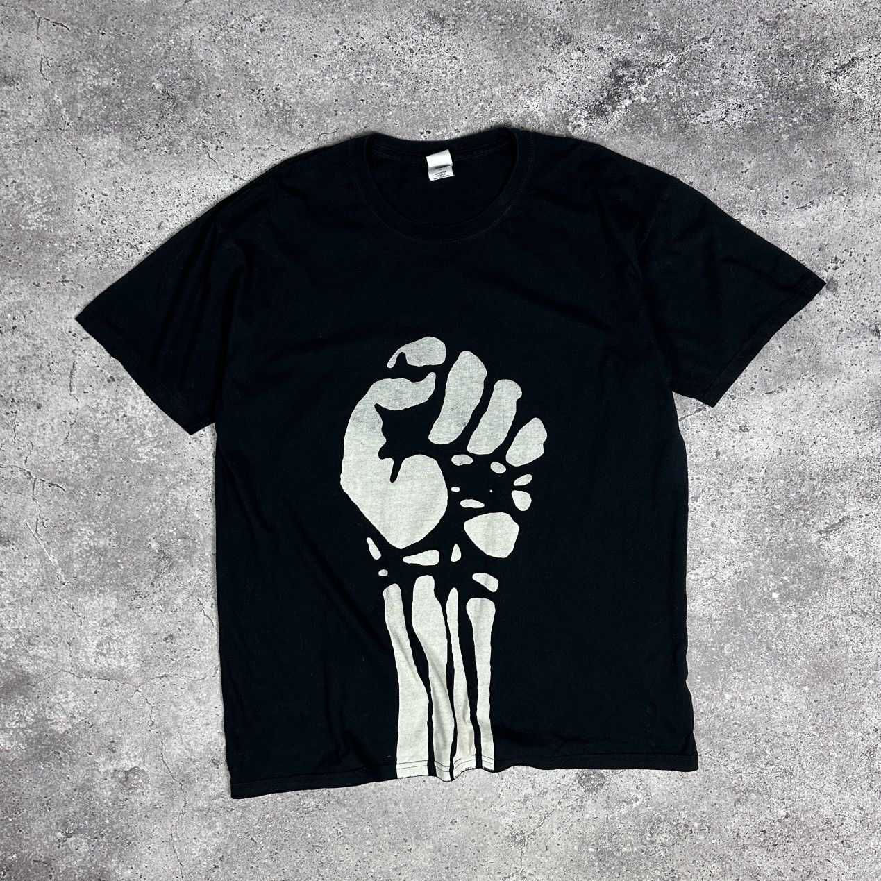 Rage Against The Machine Vintage 00s Rage Against The Machine Fist big logo tee Hand Size US XL / EU 56 / 4 - 1 Thumbnail