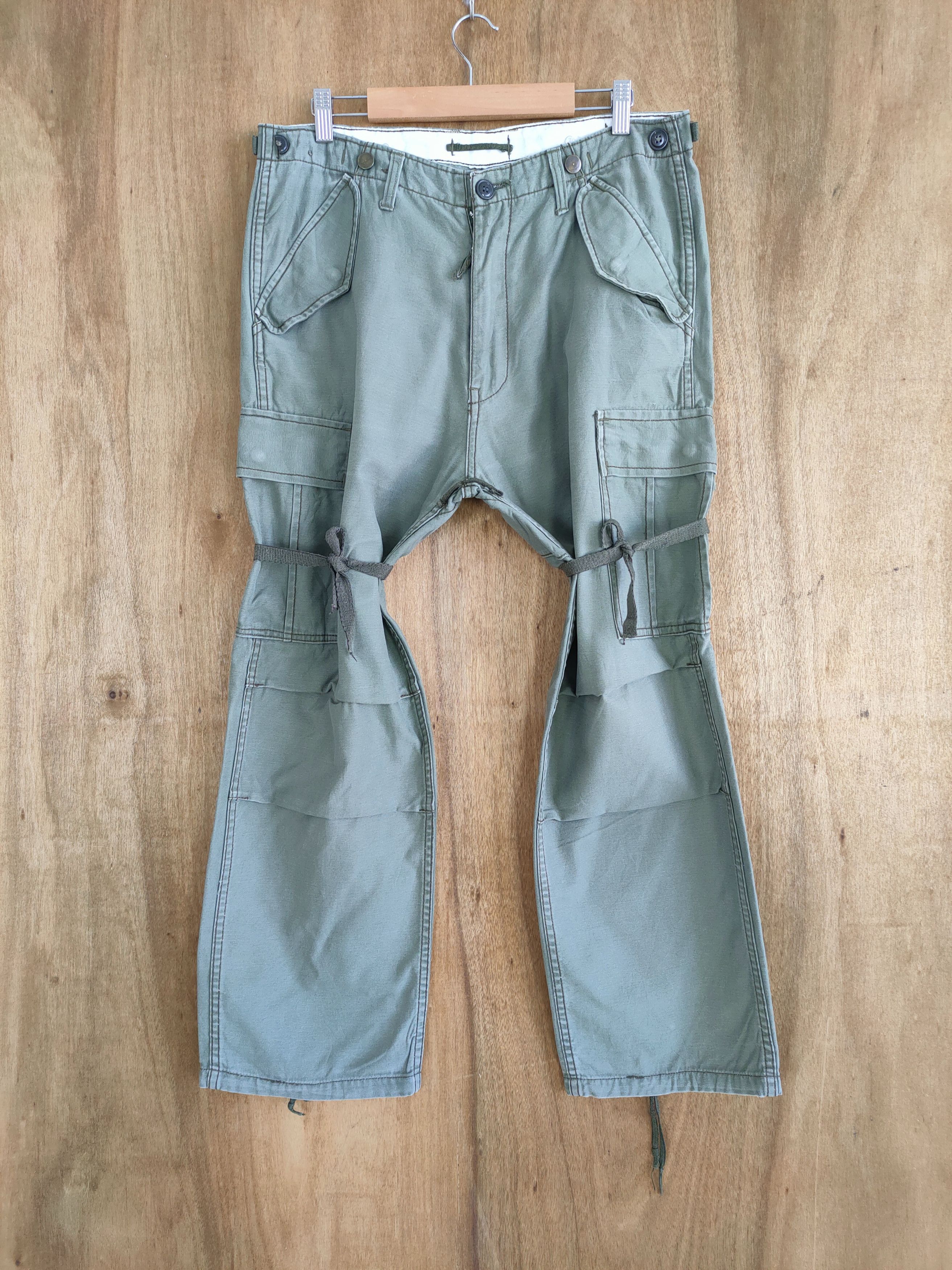 Vintage VINTAGE MILITARY BONDAGE FADED CARGO PANTS Size US 34 / EU 50 - 1 Thumbnail