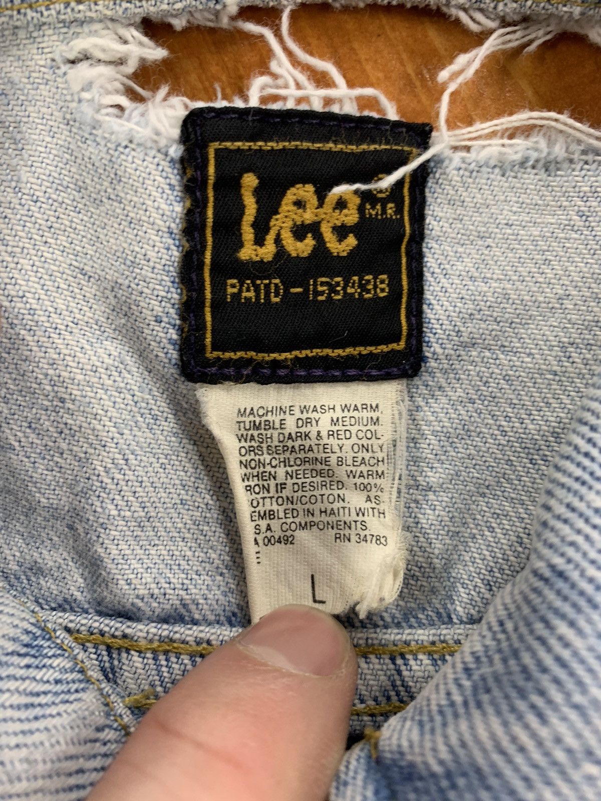 Lee × Vintage 1990s Lee Distressed Jean Jacket Size US L / EU 52-54 / 3 - 3 Thumbnail