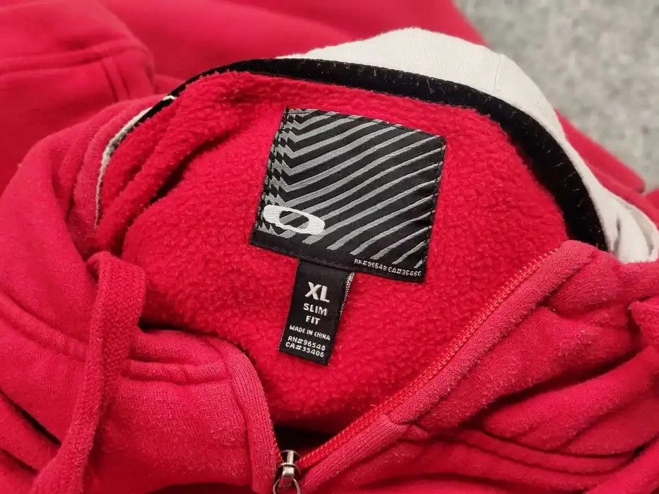 Oakley Vintage 90's Oakley Japan Embroidered logo Cotton Zip Hoodie Size US XL / EU 56 / 4 - 8 Thumbnail