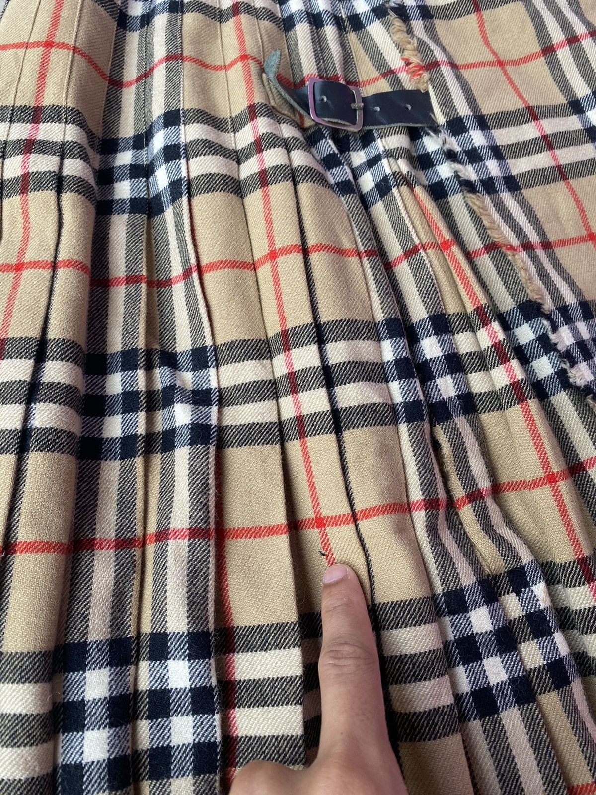 Burberry × Burberry Prorsum × Vintage VINTAGE BURBERRY MADE IN ENGLAND NOVA CHECK WOOL MIDI SKIRT Size 24" / US 00 / IT 34 - 11 Thumbnail