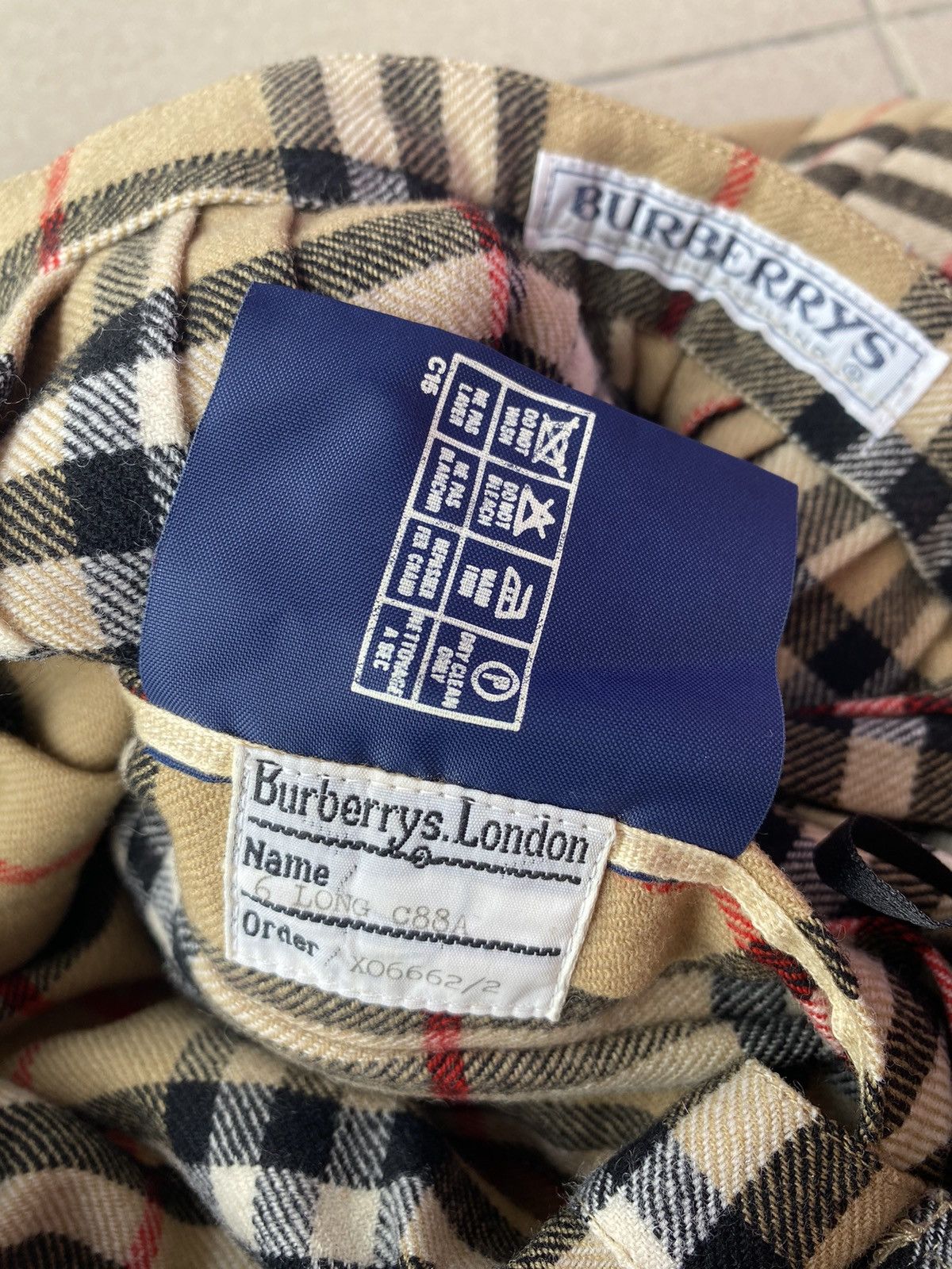Burberry × Burberry Prorsum × Vintage VINTAGE BURBERRY MADE IN ENGLAND NOVA CHECK WOOL MIDI SKIRT Size 24" / US 00 / IT 34 - 9 Thumbnail
