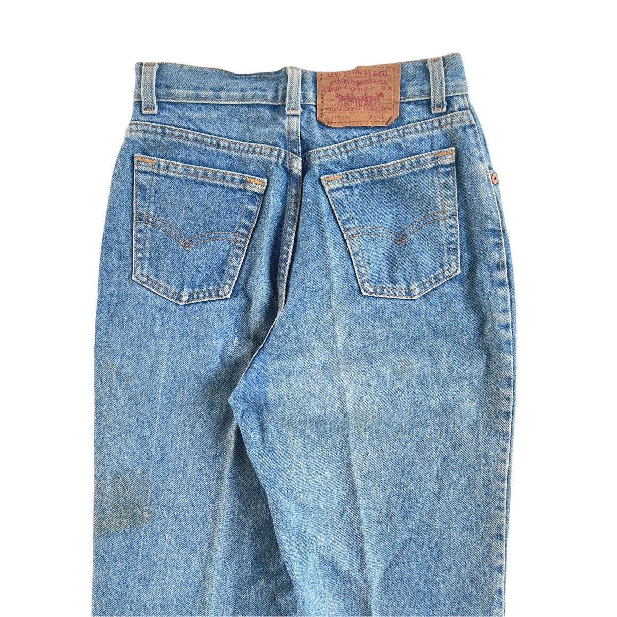 Levi's × Vintage 90s Levi’s Light Washed Faded Denim Jeans Size US 26 / EU 42 - 8 Thumbnail