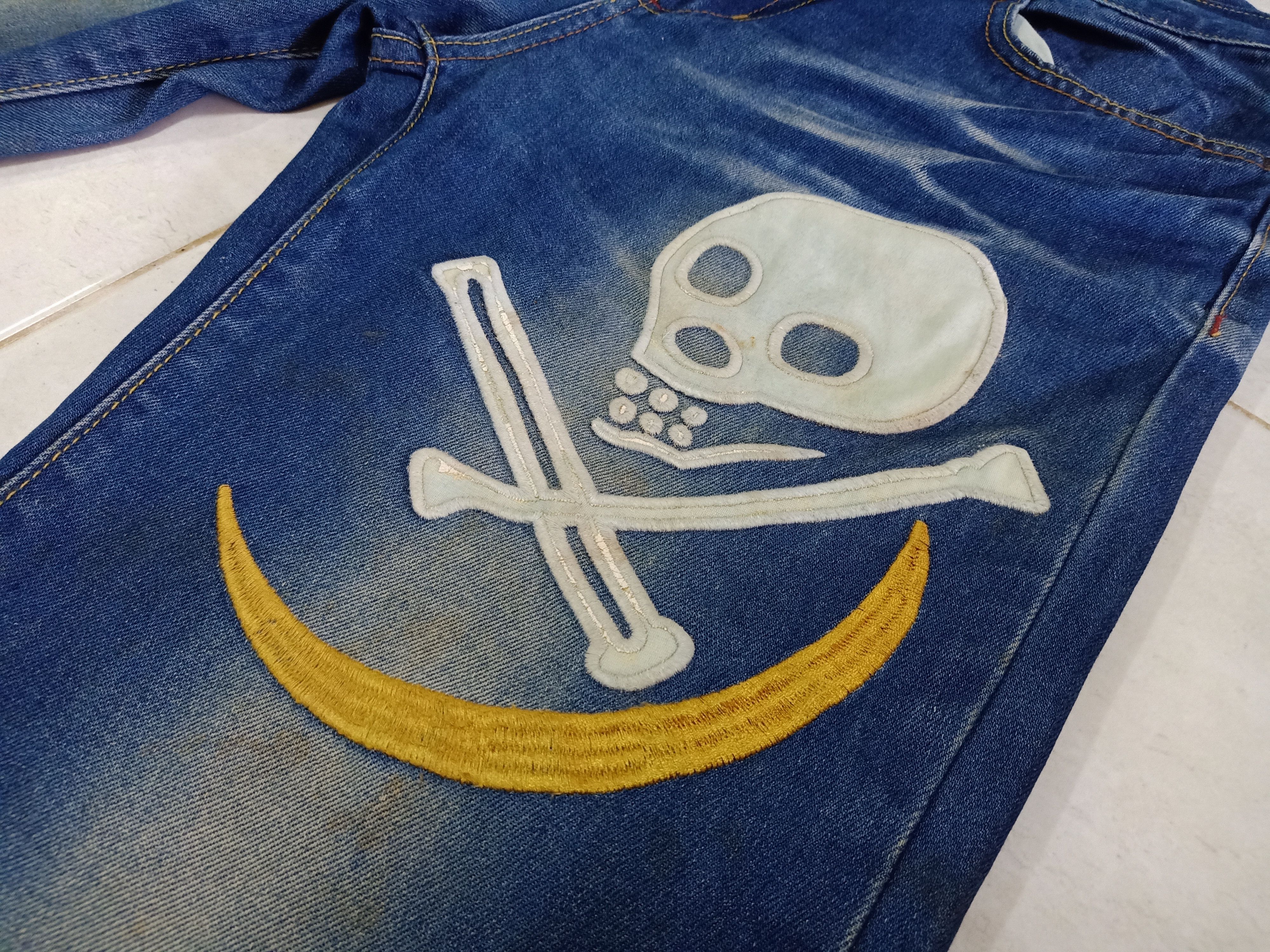 Japanese Brand SANMARUICHI Japan Embroidered Skull Big Logo Blue Denim Size US 32 / EU 48 - 3 Thumbnail