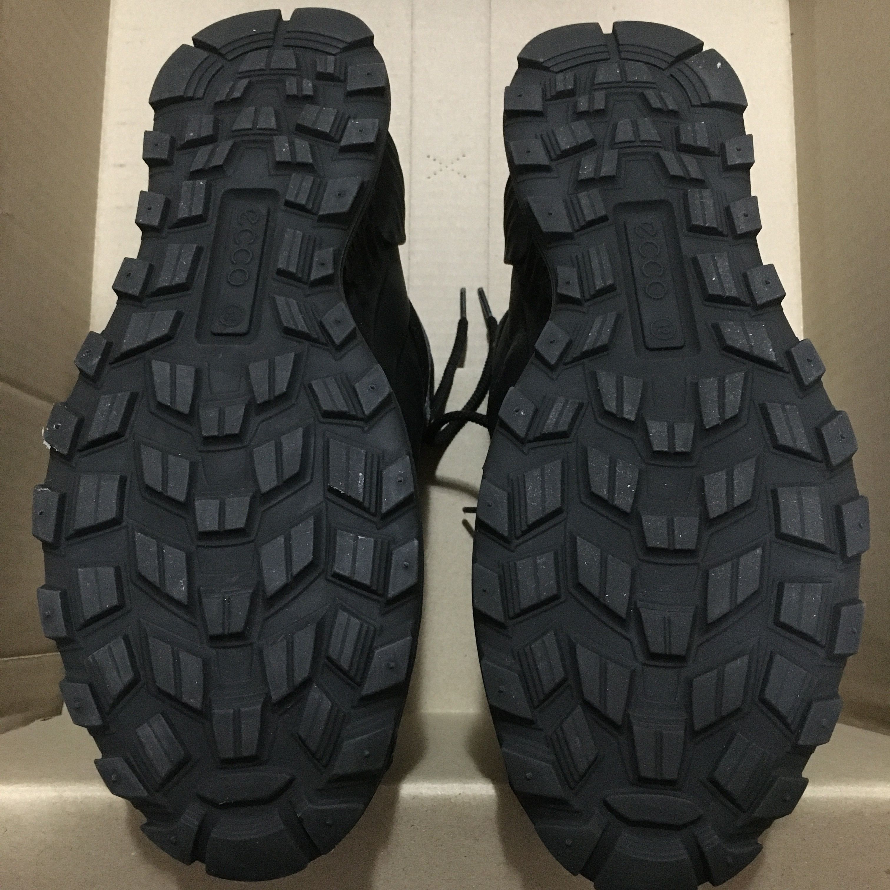 Ecco MEN'S EXPSTRIKE MID HIKING SHOES Size US 9 / EU 42 - 11 Thumbnail