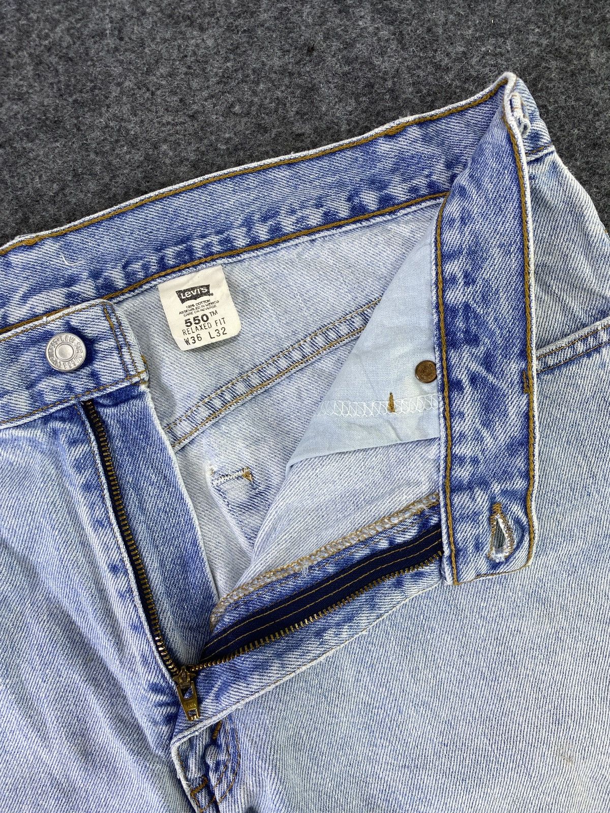 Levi's 90s Vintage Levi's 550 Jeans Blue Wash 36x32 - J754 Size US 36 / EU 52 - 3 Thumbnail