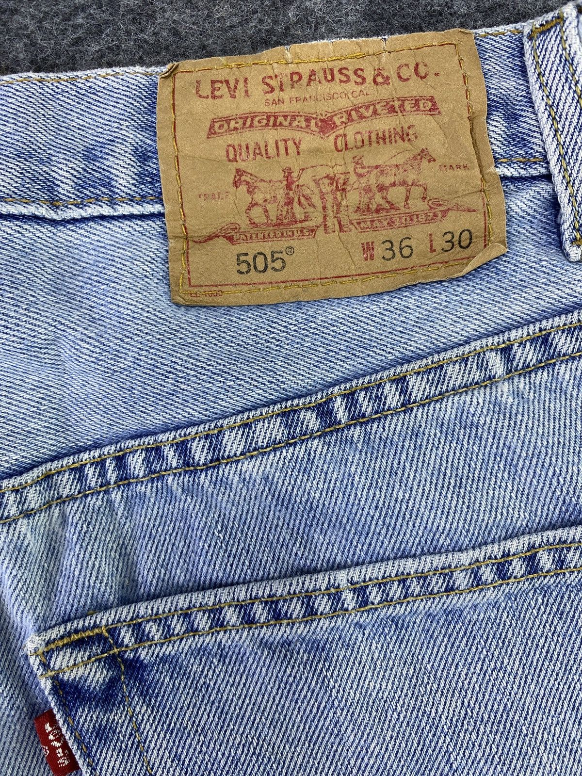 Levi's Vintage Levi's 505 Jeans Faded Blue Wash 36x30 - J755 Size US 36 / EU 52 - 9 Thumbnail
