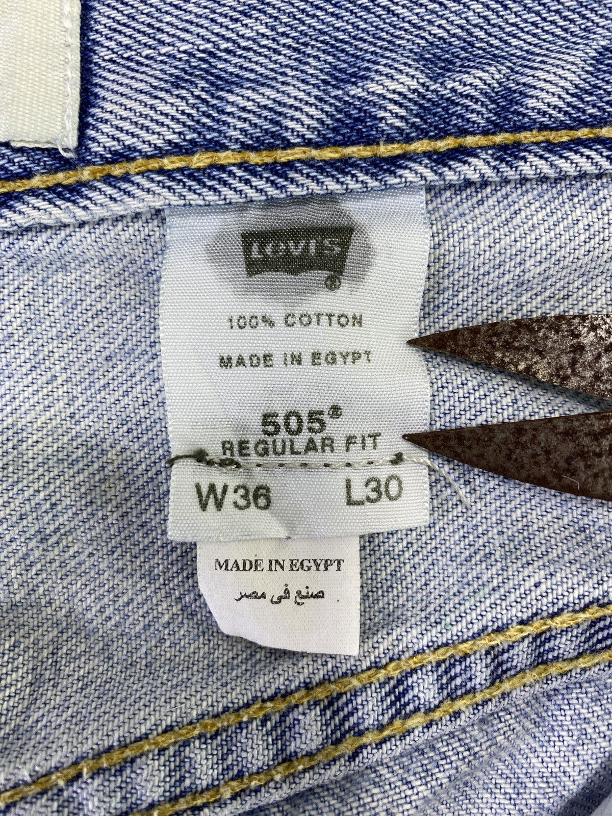 Levi's Vintage Levi's 505 Jeans Faded Blue Wash 36x30 - J755 Size US 36 / EU 52 - 4 Thumbnail