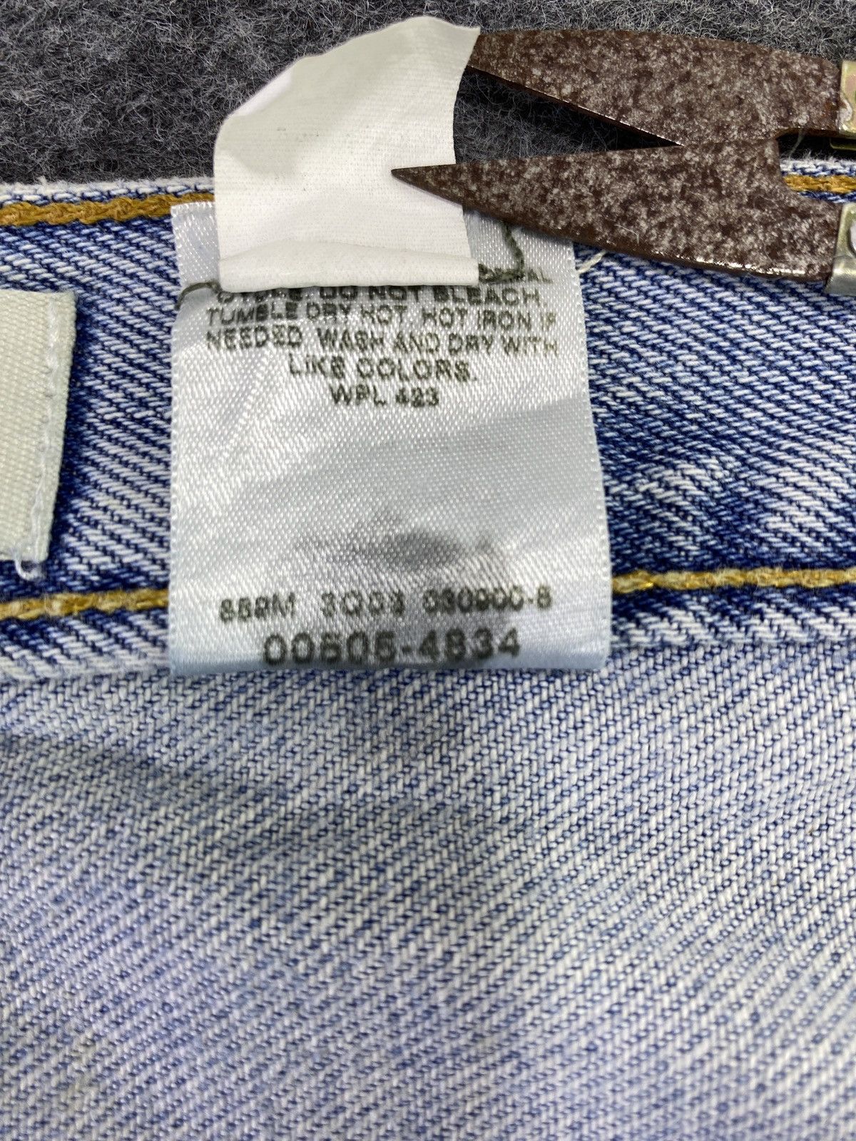 Levi's Vintage Levi's 505 Jeans Faded Blue Wash 36x30 - J755 Size US 36 / EU 52 - 5 Thumbnail