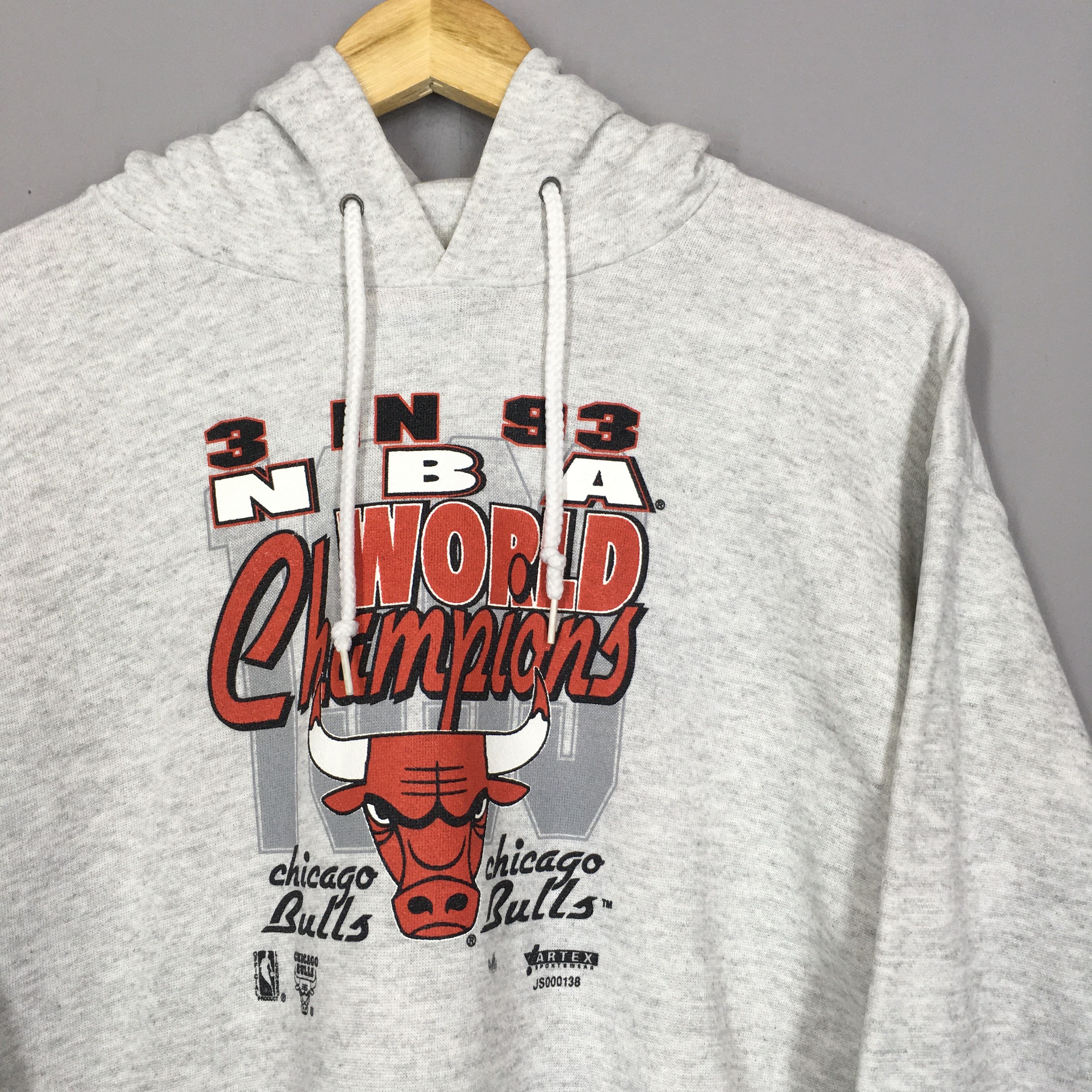 Hanes × NBA × Vintage Vintage Chicago Bulls Nba Hoodie Sweatshirt Large Size US L / EU 52-54 / 3 - 2 Thumbnail