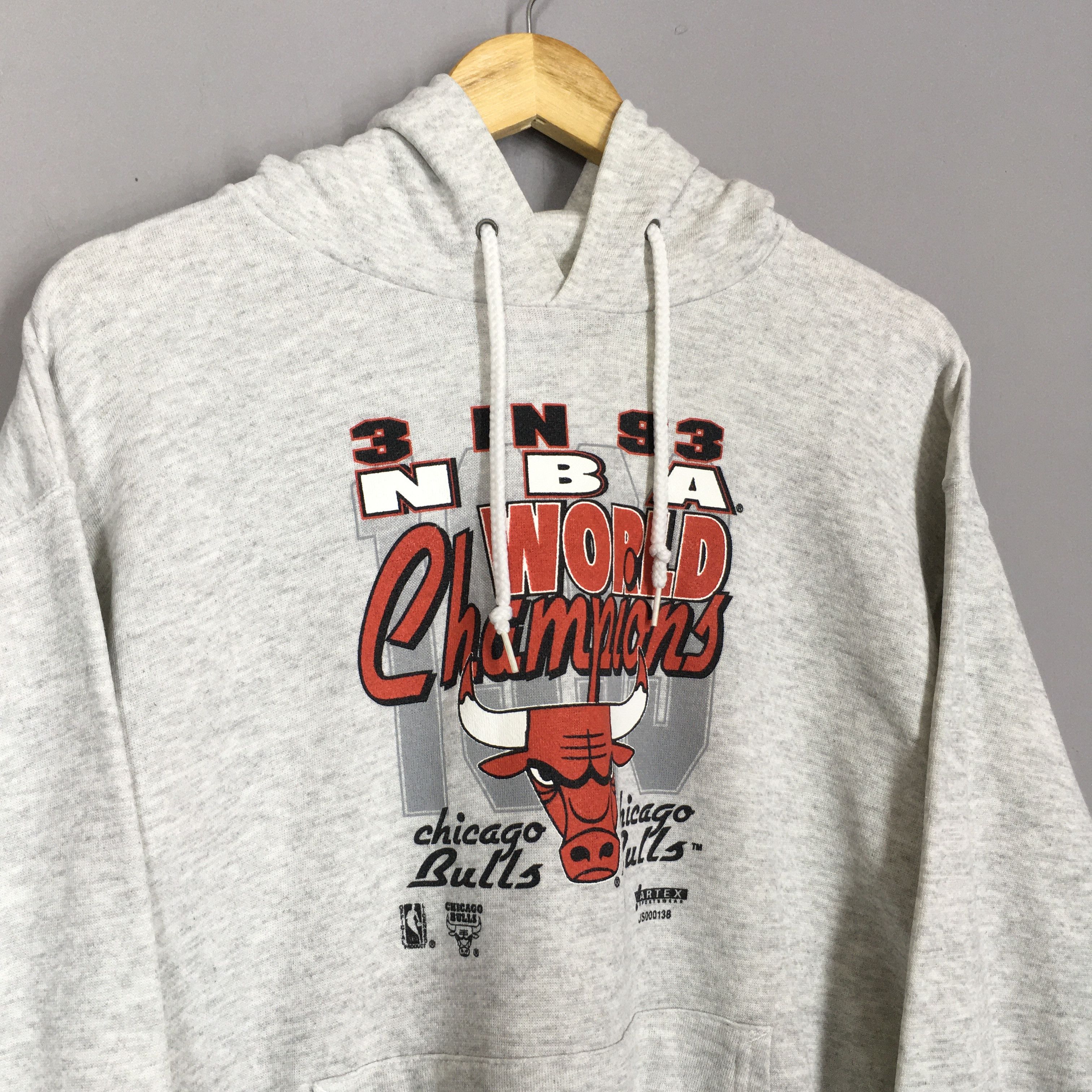 Hanes × NBA × Vintage Vintage Chicago Bulls Nba Hoodie Sweatshirt Large Size US L / EU 52-54 / 3 - 3 Thumbnail