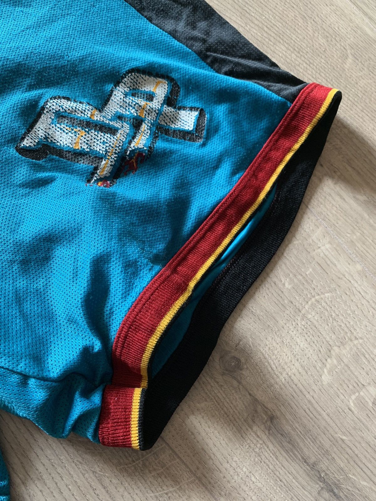 Champion × NBA × Vintage Detroit Pistons Vintage 90’s Champion NBA Shorts Size US 33 - 6 Thumbnail