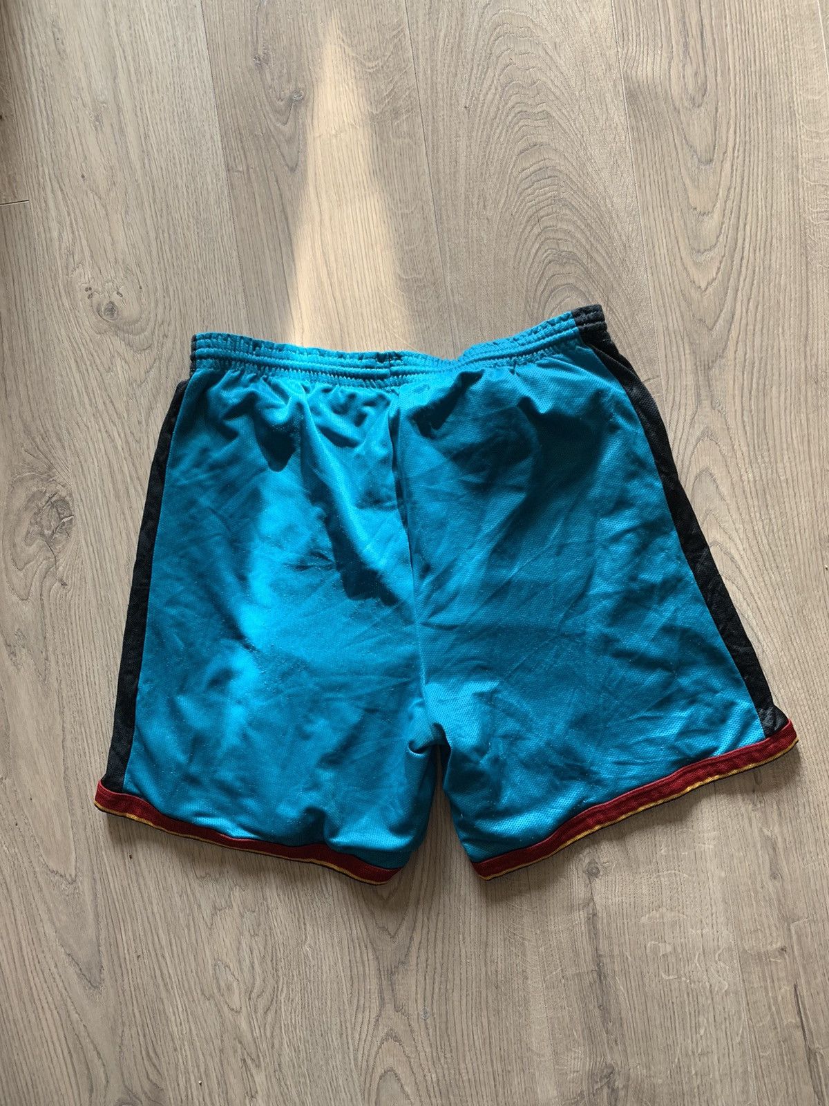 Champion × NBA × Vintage Detroit Pistons Vintage 90’s Champion NBA Shorts Size US 33 - 7 Thumbnail