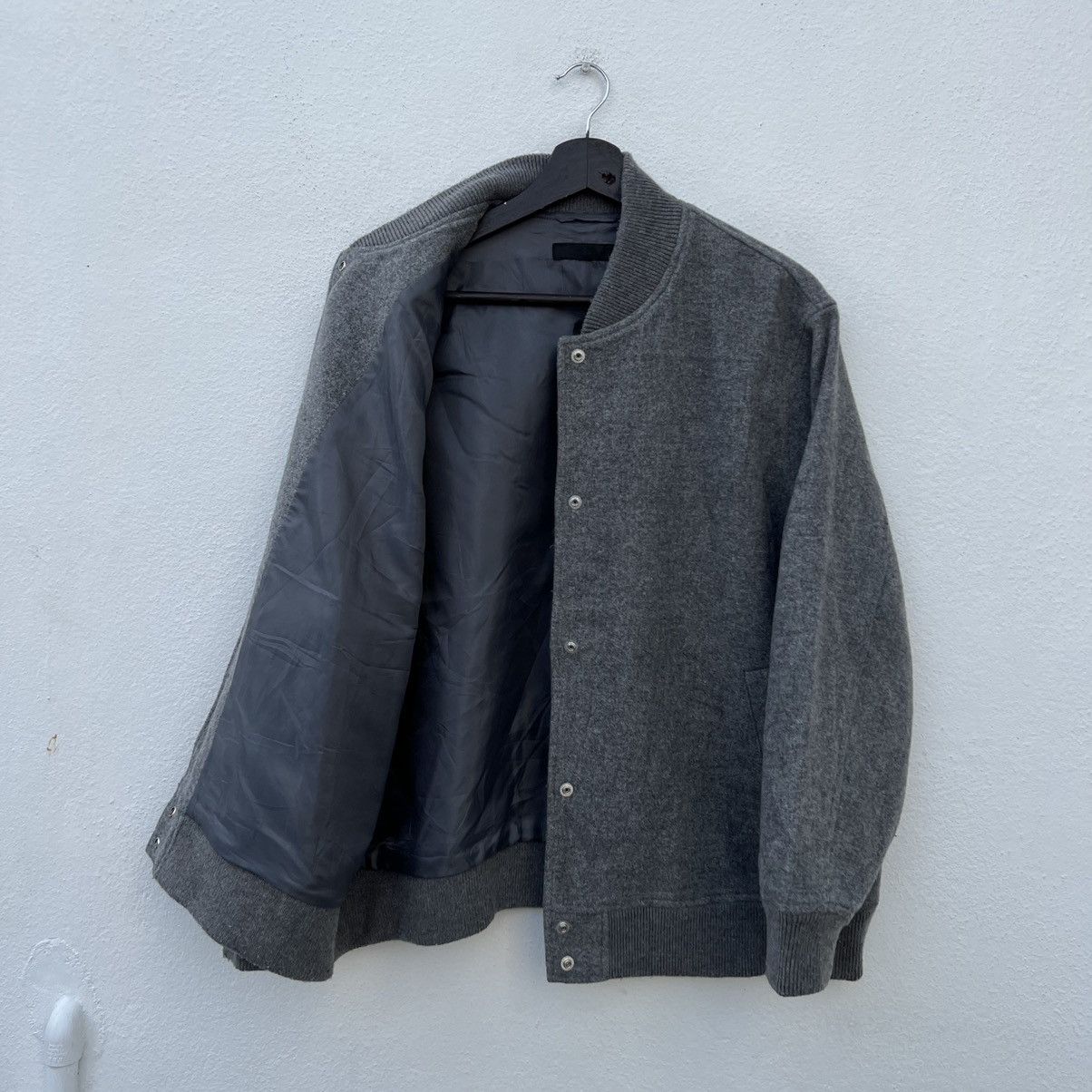 Japanese Brand VINTAGE UNIQLO JAPAN BUTTON VARSITY JACKET Size US M / EU 48-50 / 2 - 11 Thumbnail
