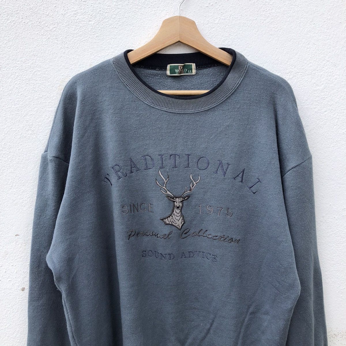 Japanese Brand VINTAGE SWEATSHIRT DC WORLD BIG LOGO EMBROIDERED Size US L / EU 52-54 / 3 - 3 Thumbnail