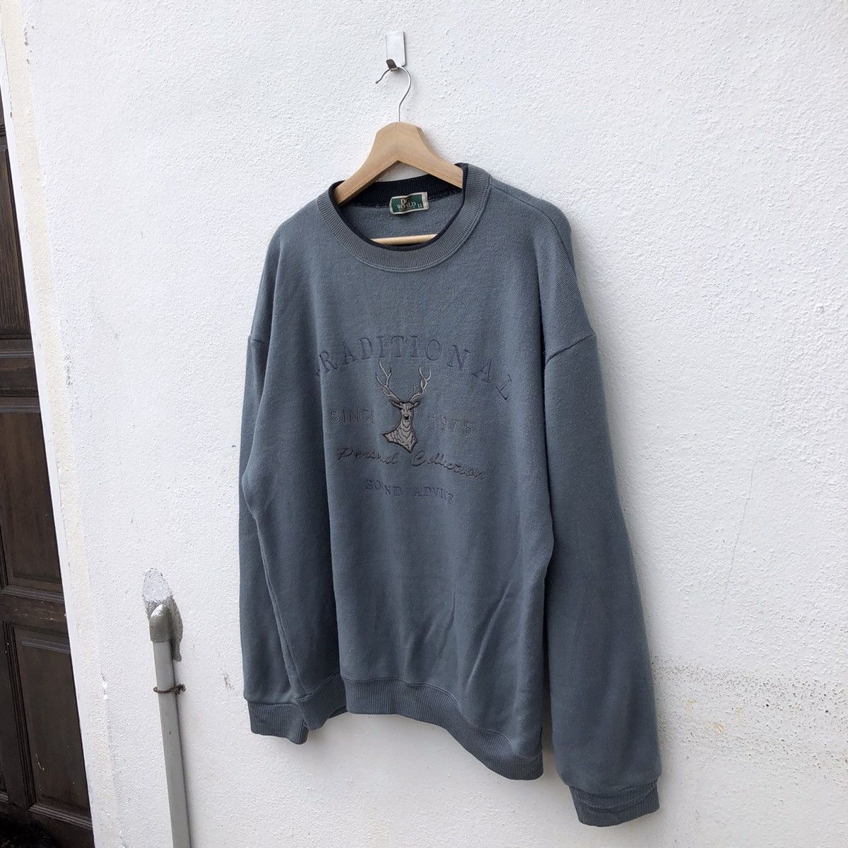 Japanese Brand VINTAGE SWEATSHIRT DC WORLD BIG LOGO EMBROIDERED Size US L / EU 52-54 / 3 - 2 Thumbnail