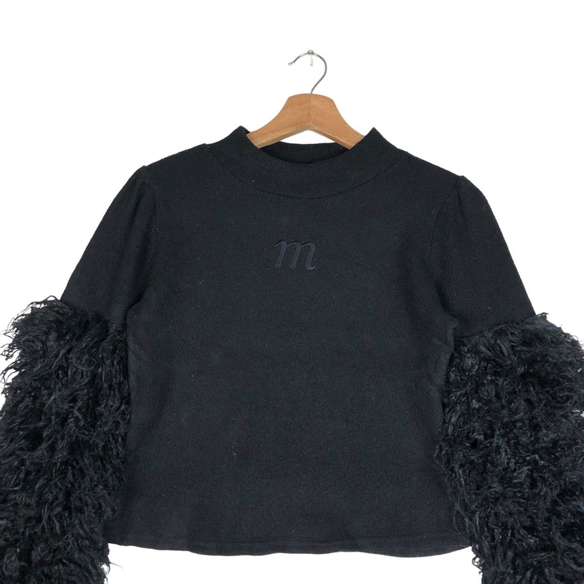 Japanese Brand Japanese All-Black Everything Faux Fur Sleeve Cropped Shirt Size ONE SIZE - 3 Thumbnail