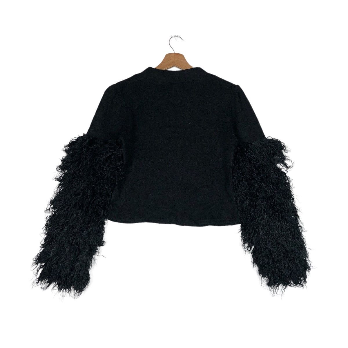 Japanese Brand Japanese All-Black Everything Faux Fur Sleeve Cropped Shirt Size ONE SIZE - 9 Thumbnail