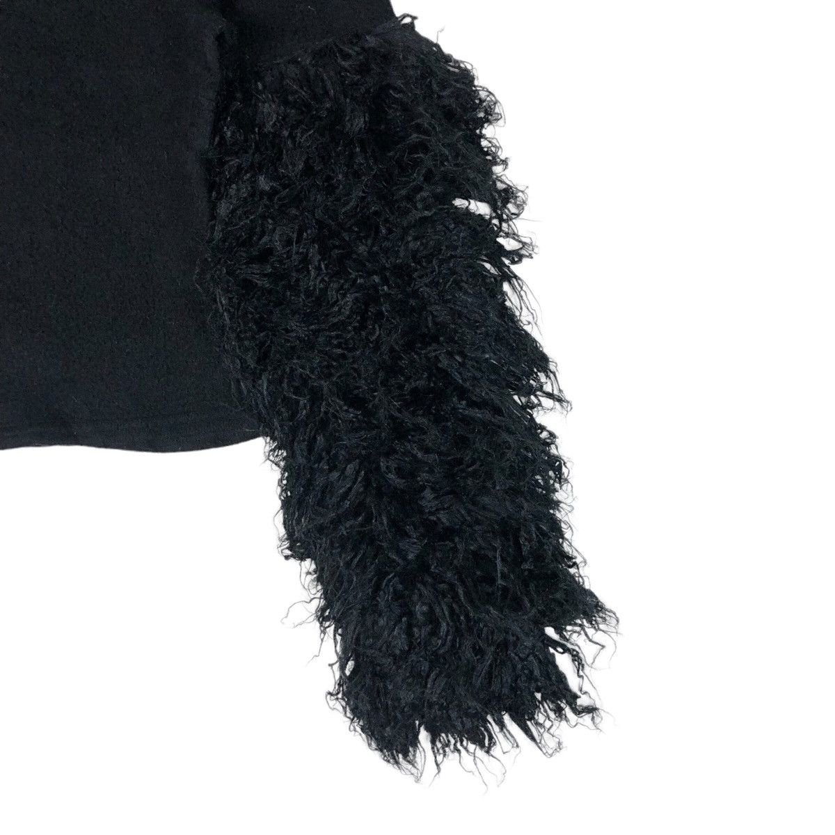 Japanese Brand Japanese All-Black Everything Faux Fur Sleeve Cropped Shirt Size ONE SIZE - 4 Thumbnail