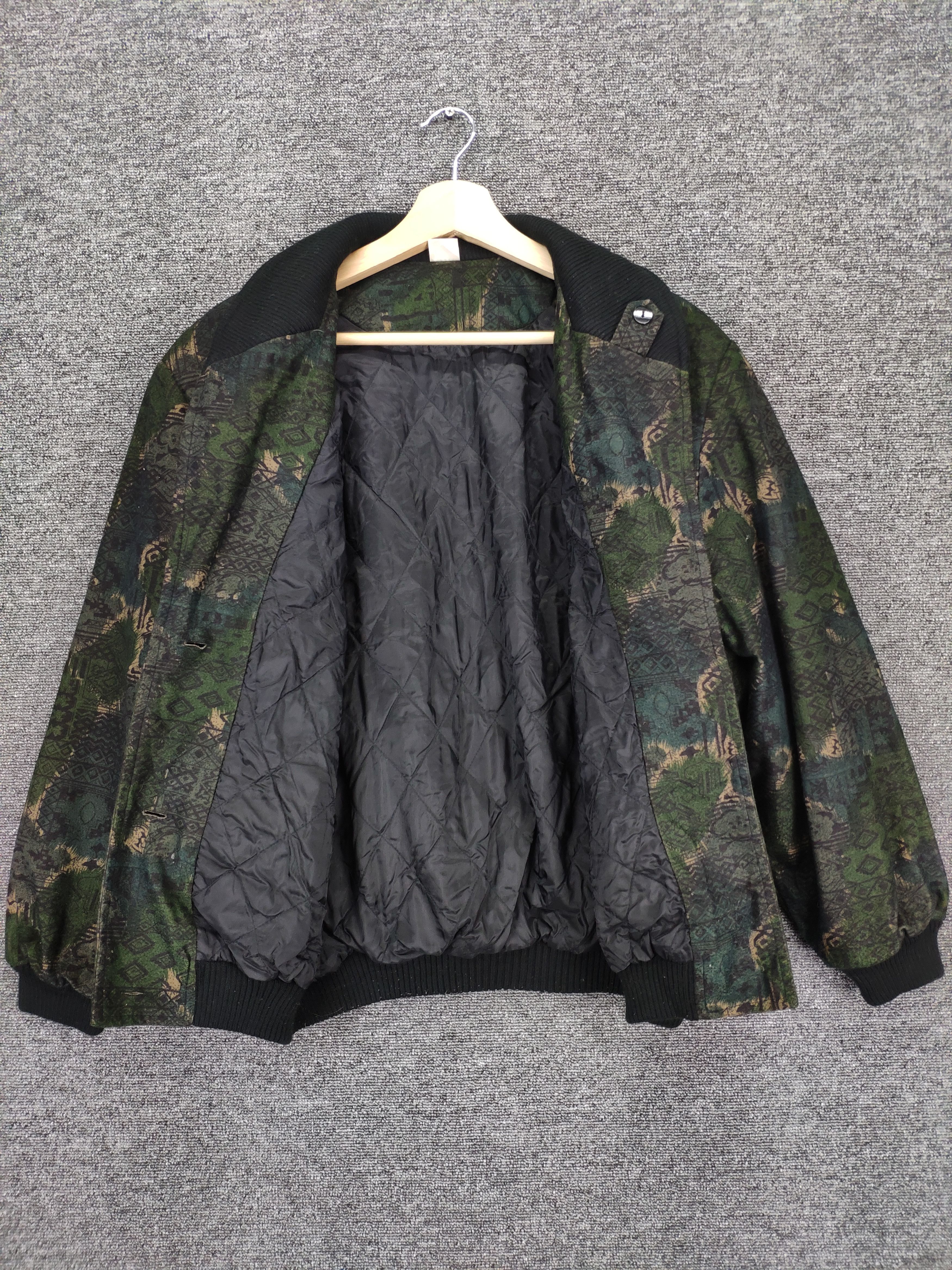 Japanese Brand Vintage Cardigan Jacket Abstract Motif Fullprint Size US L / EU 52-54 / 3 - 4 Thumbnail