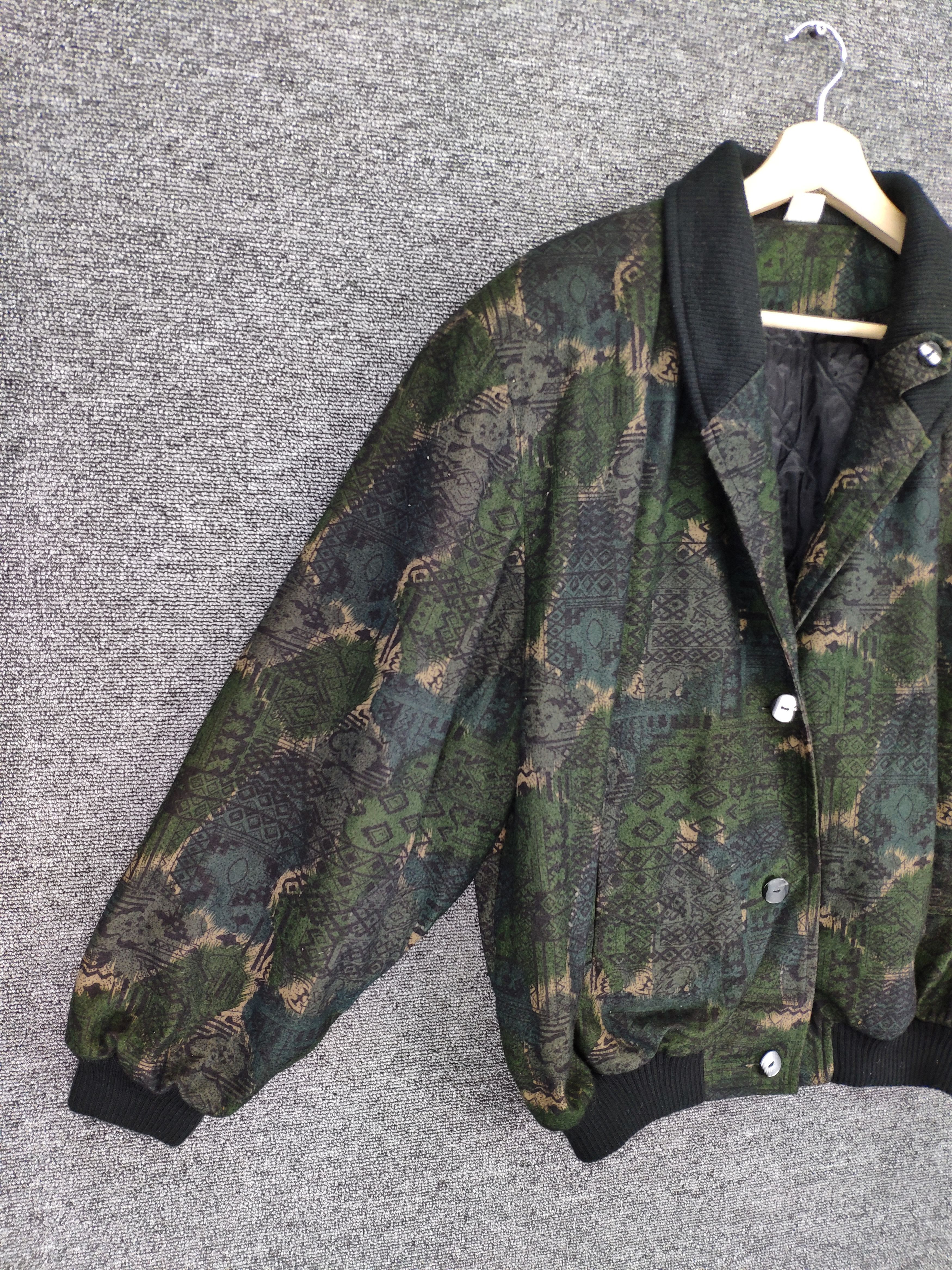 Japanese Brand Vintage Cardigan Jacket Abstract Motif Fullprint Size US L / EU 52-54 / 3 - 3 Thumbnail