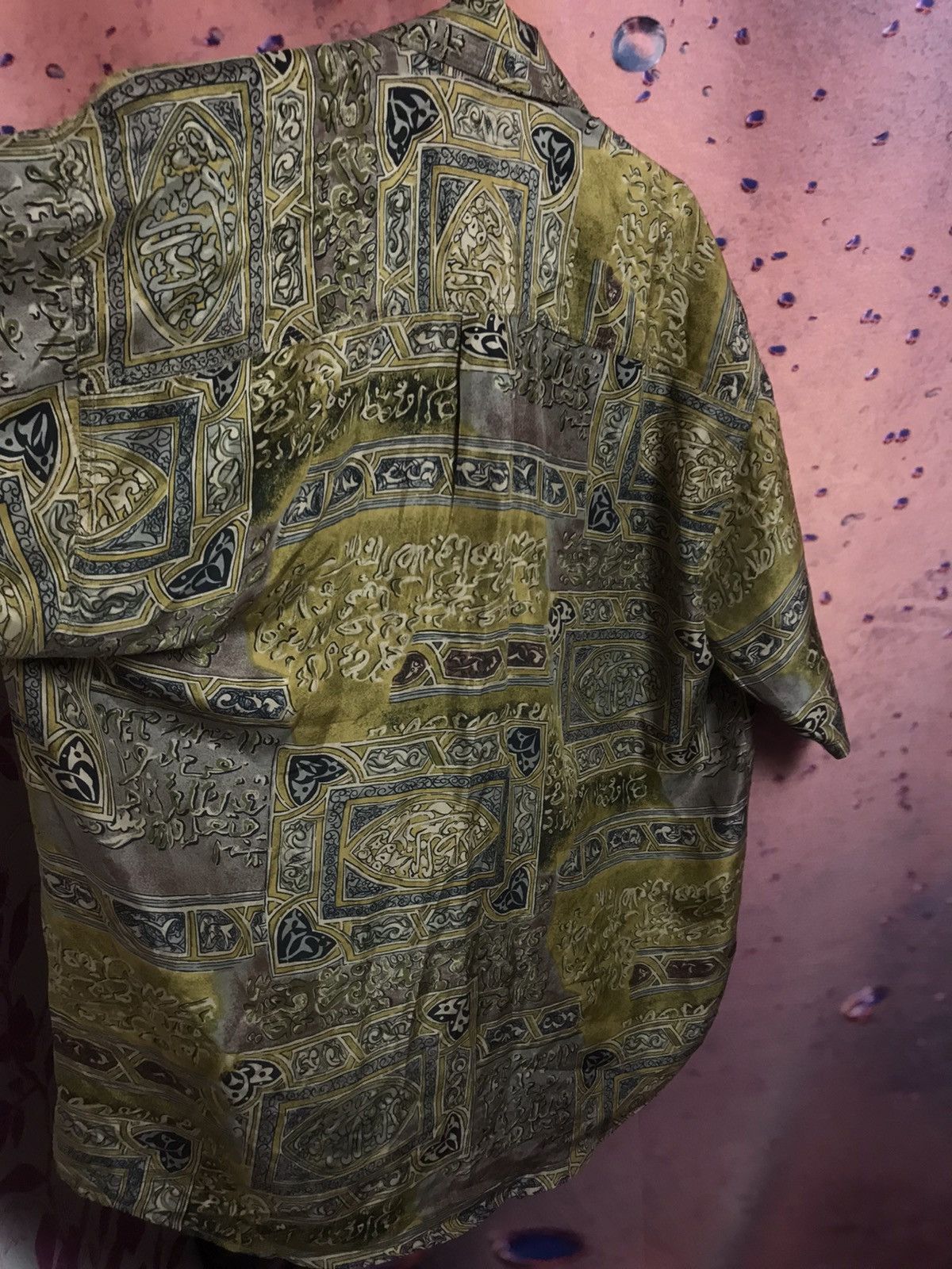 Vintage Vintage crazy Hawaiian silk shirt Size US L / EU 52-54 / 3 - 5 Thumbnail