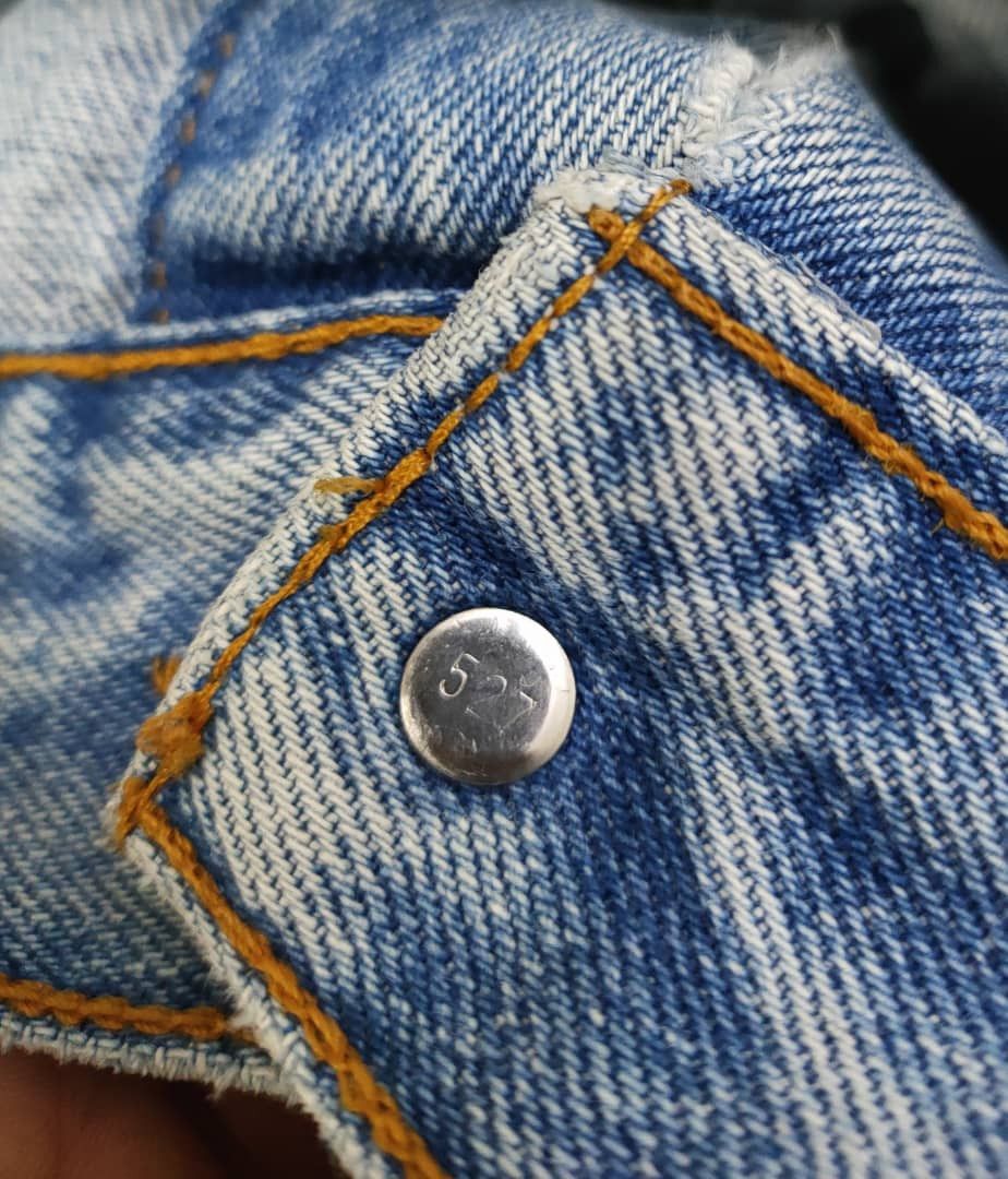 Levi's Vintage Distressed Levi's Denim Jacket Size US L / EU 52-54 / 3 - 3 Thumbnail