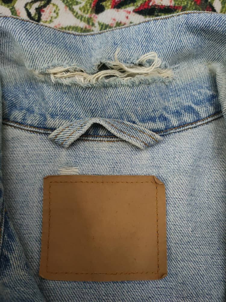 Levi's Vintage Distressed Levi's Denim Jacket Size US L / EU 52-54 / 3 - 7 Thumbnail