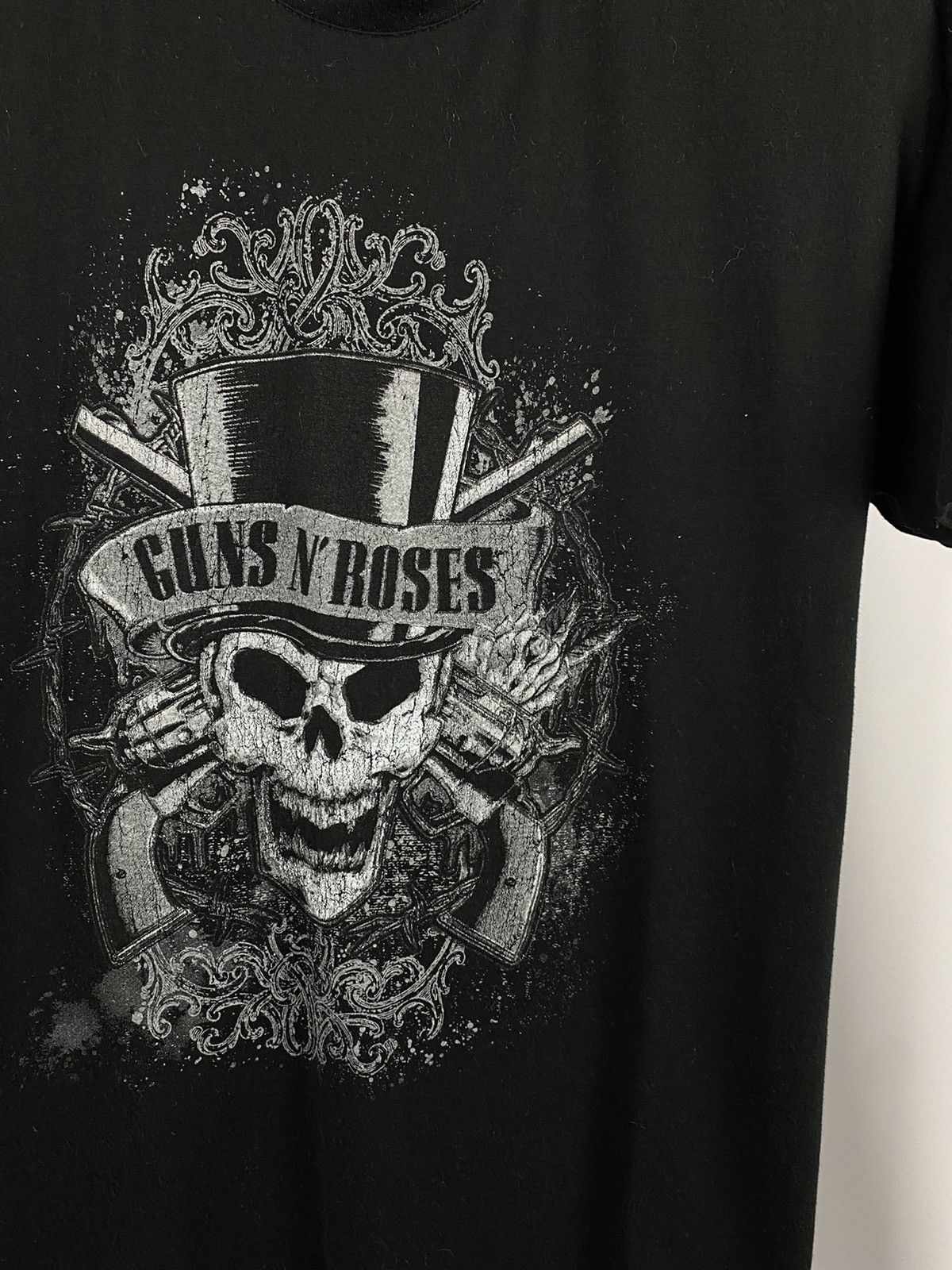 Guns N' Roses Guns n Roses band tee rock tee big logo T-shirts size M Size US M / EU 48-50 / 2 - 3 Thumbnail
